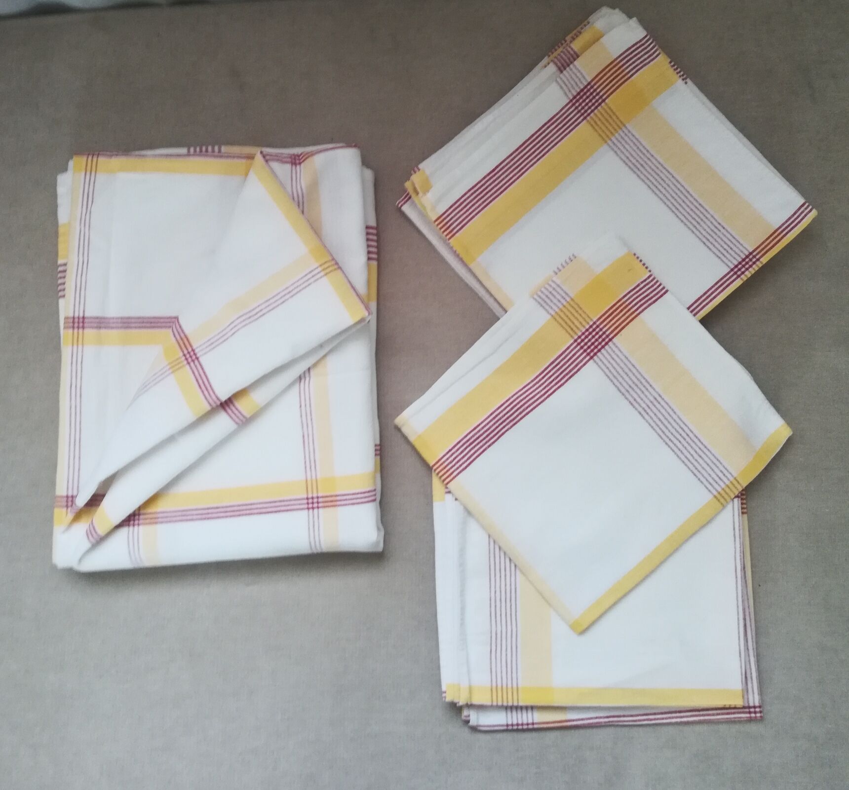 Tablecloth 220x150 and 10 towels