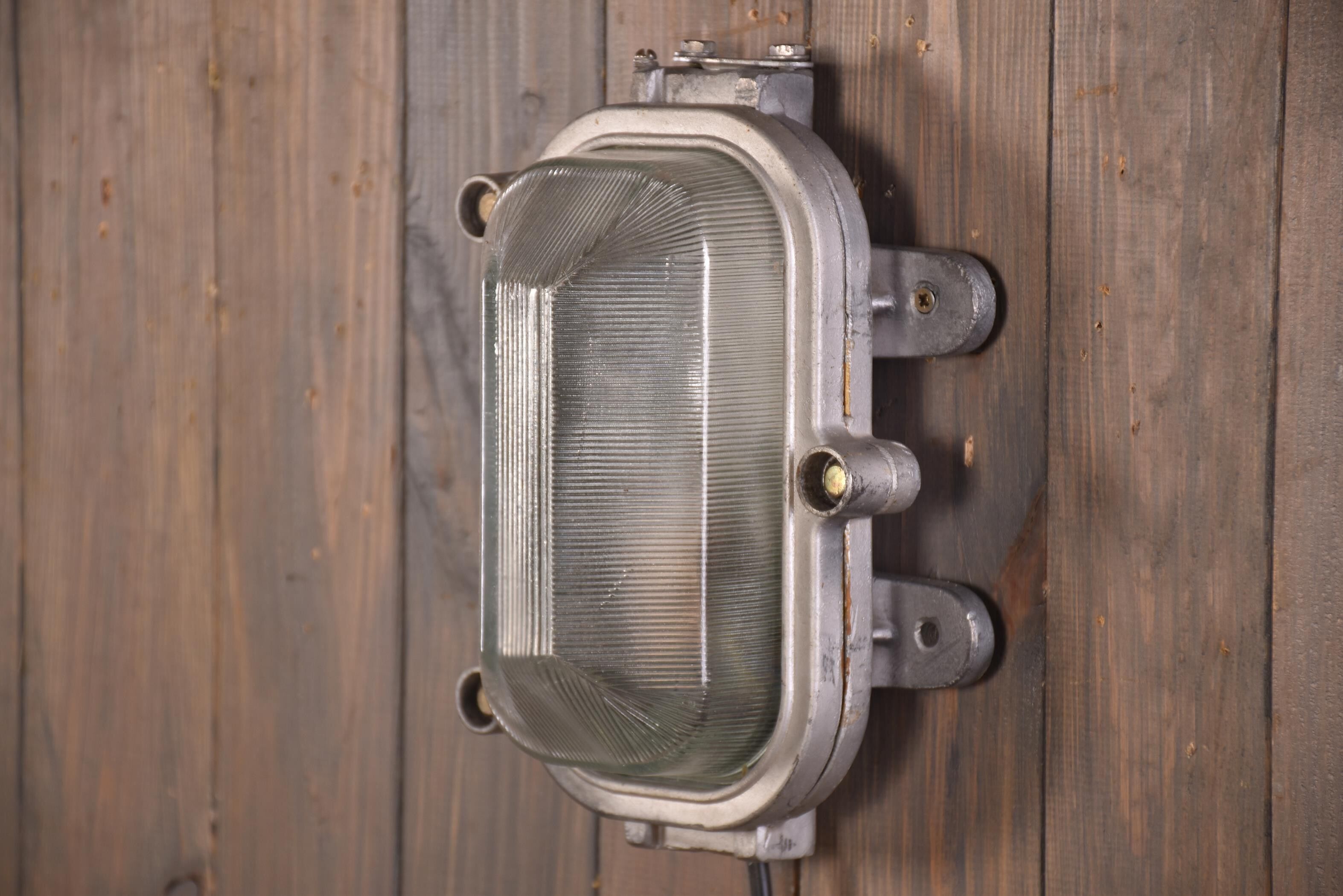Industrial metal vintage wall lamp