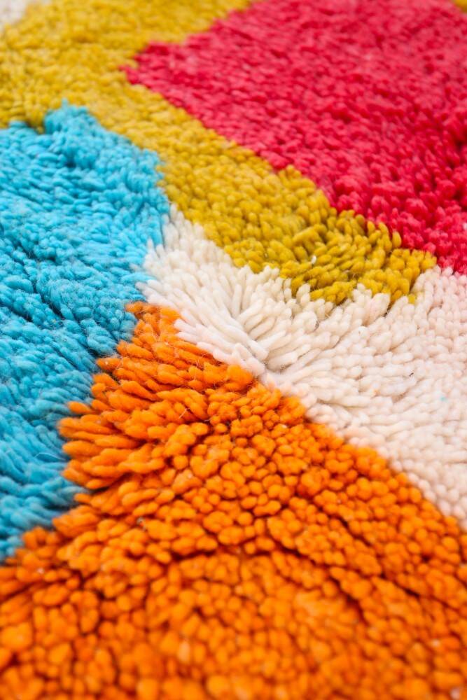 Medium size rug 200x100cm