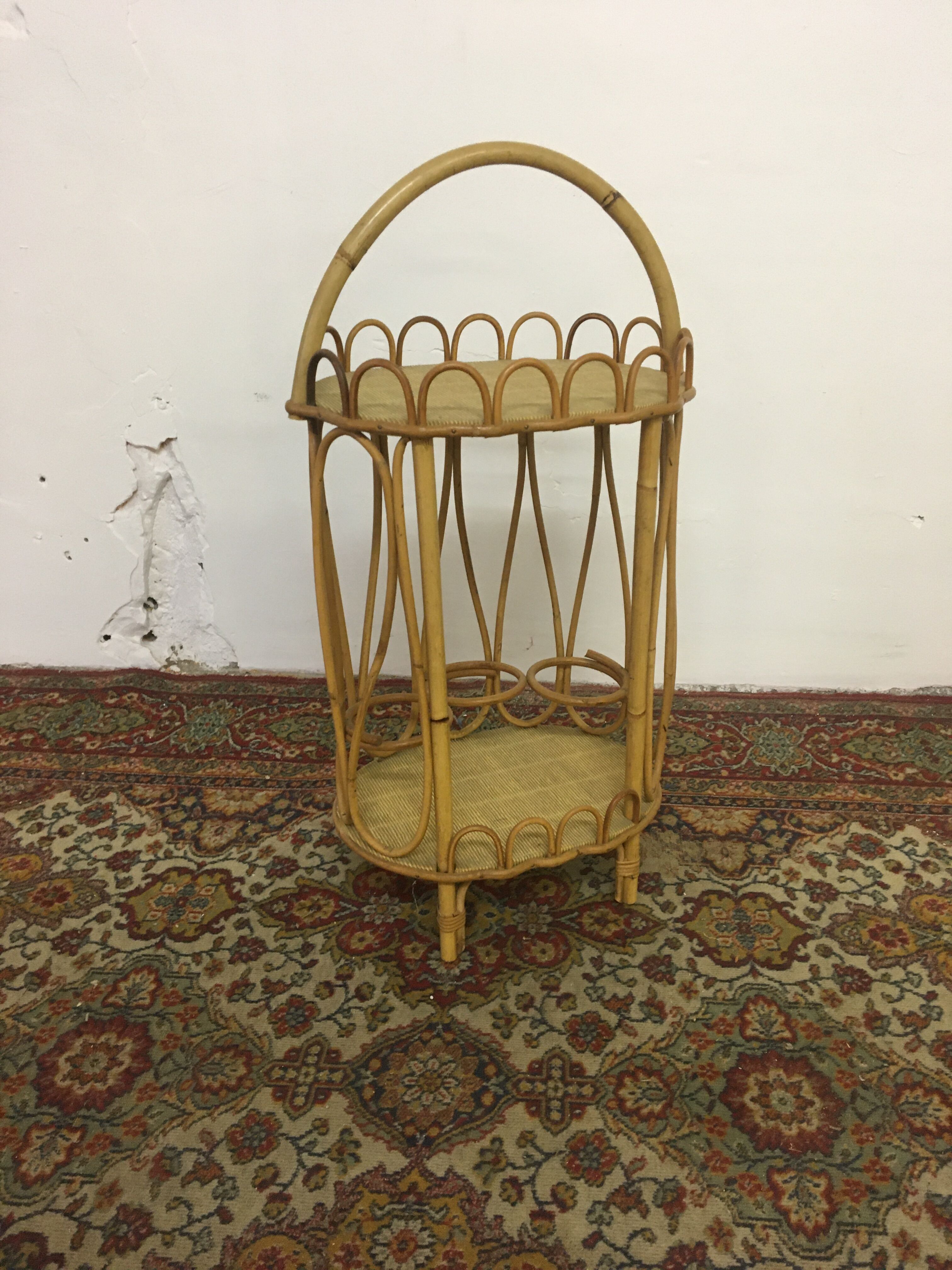 Vintage rattan dessert