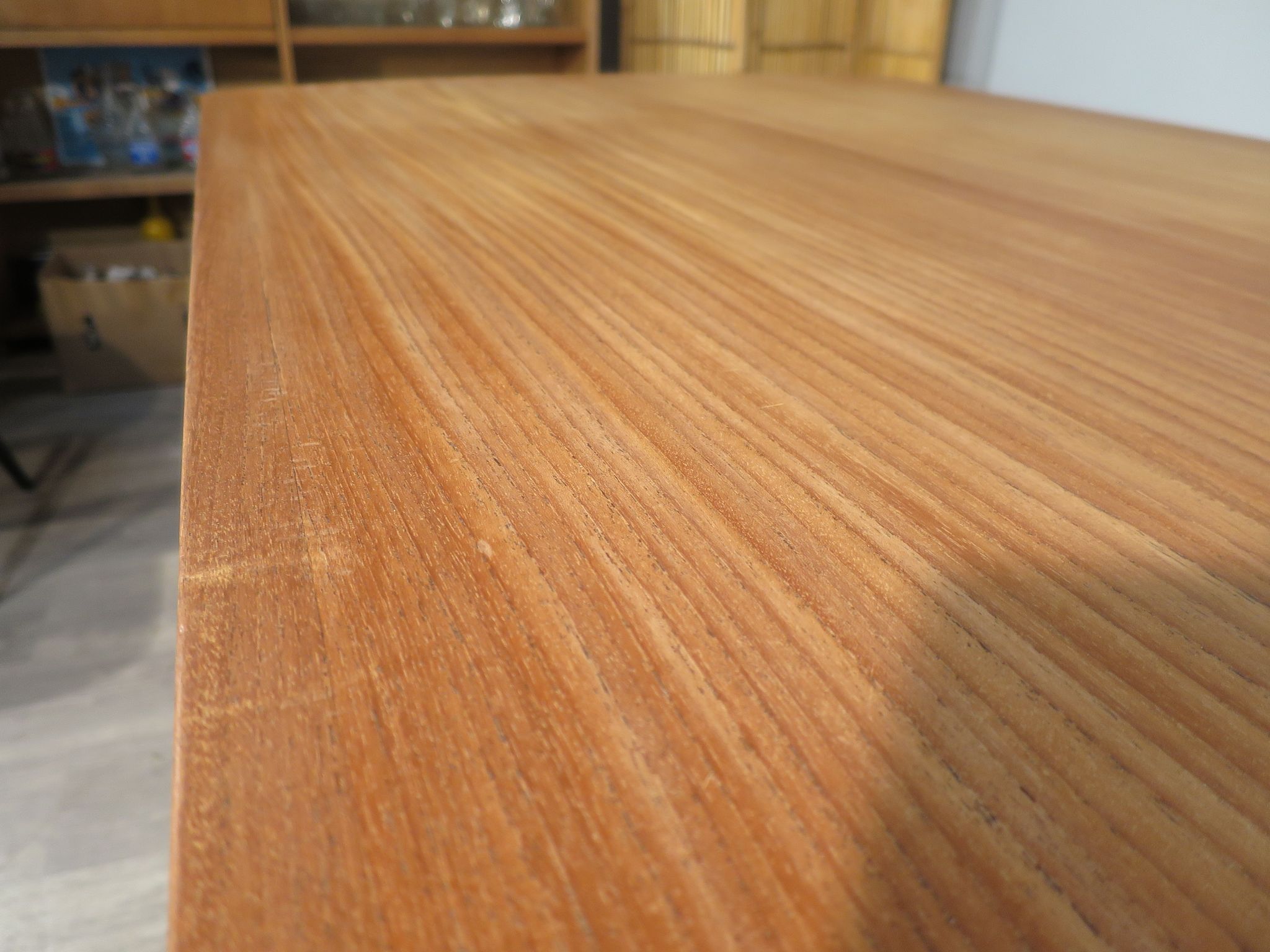 Table scandinave en teck massif des années 60