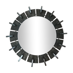 Miroir soleil brutaliste