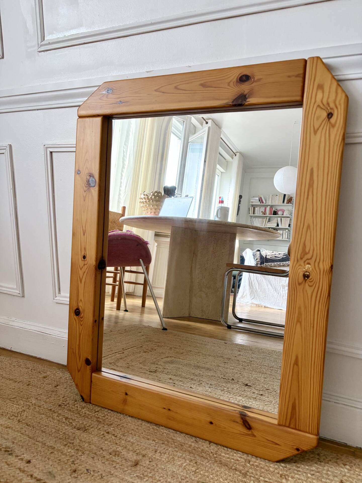 Scandinavian mirror in solid pine with 4 panels