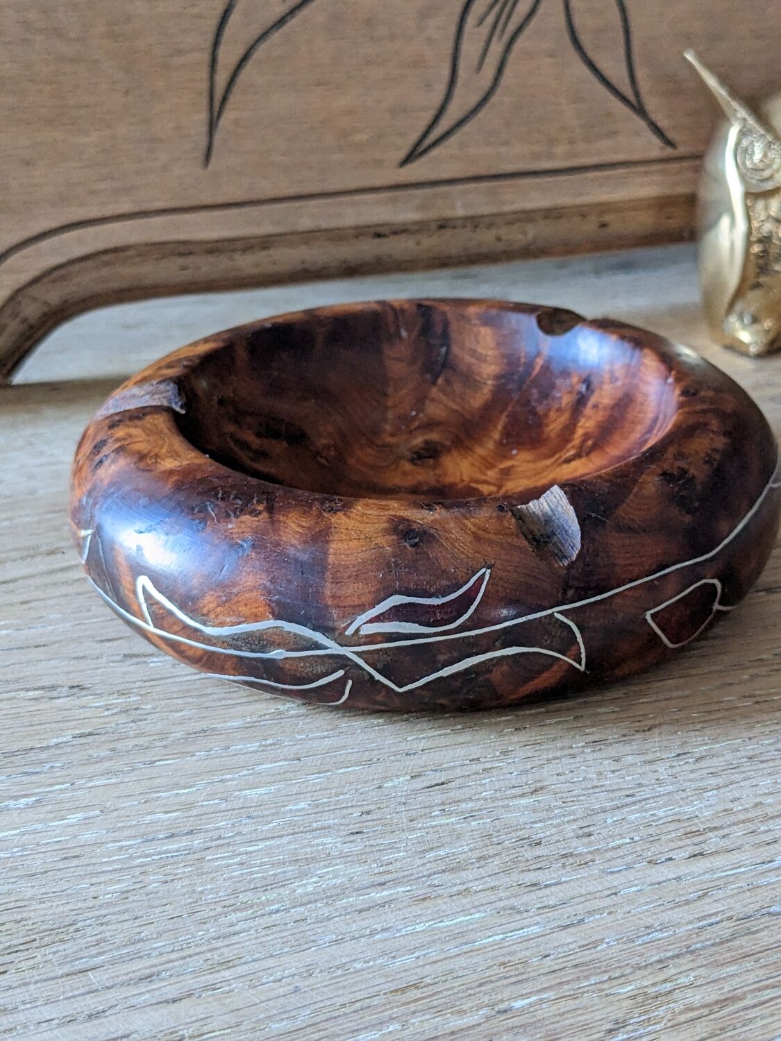 Artisanal ashtray in solid olive tree