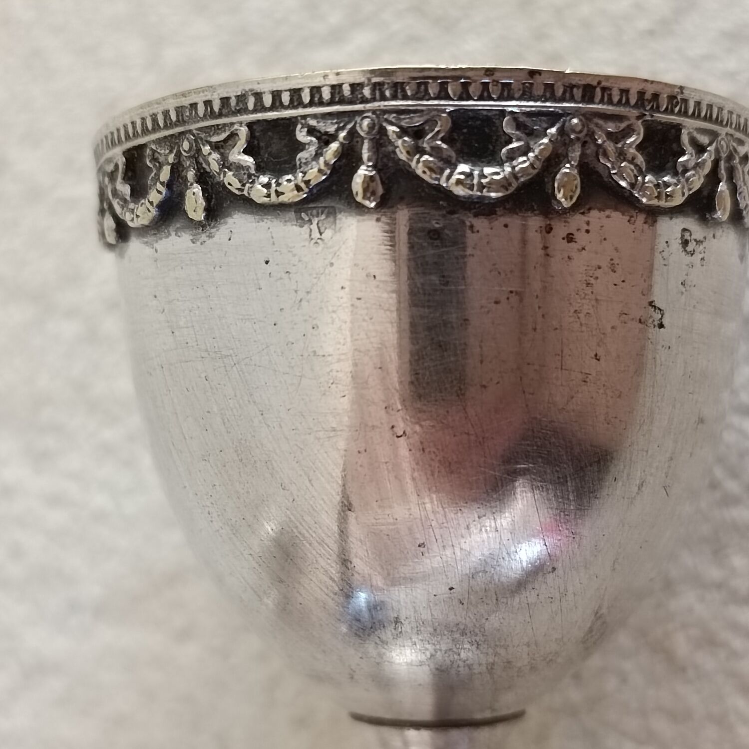 Coquetier en métal argenté