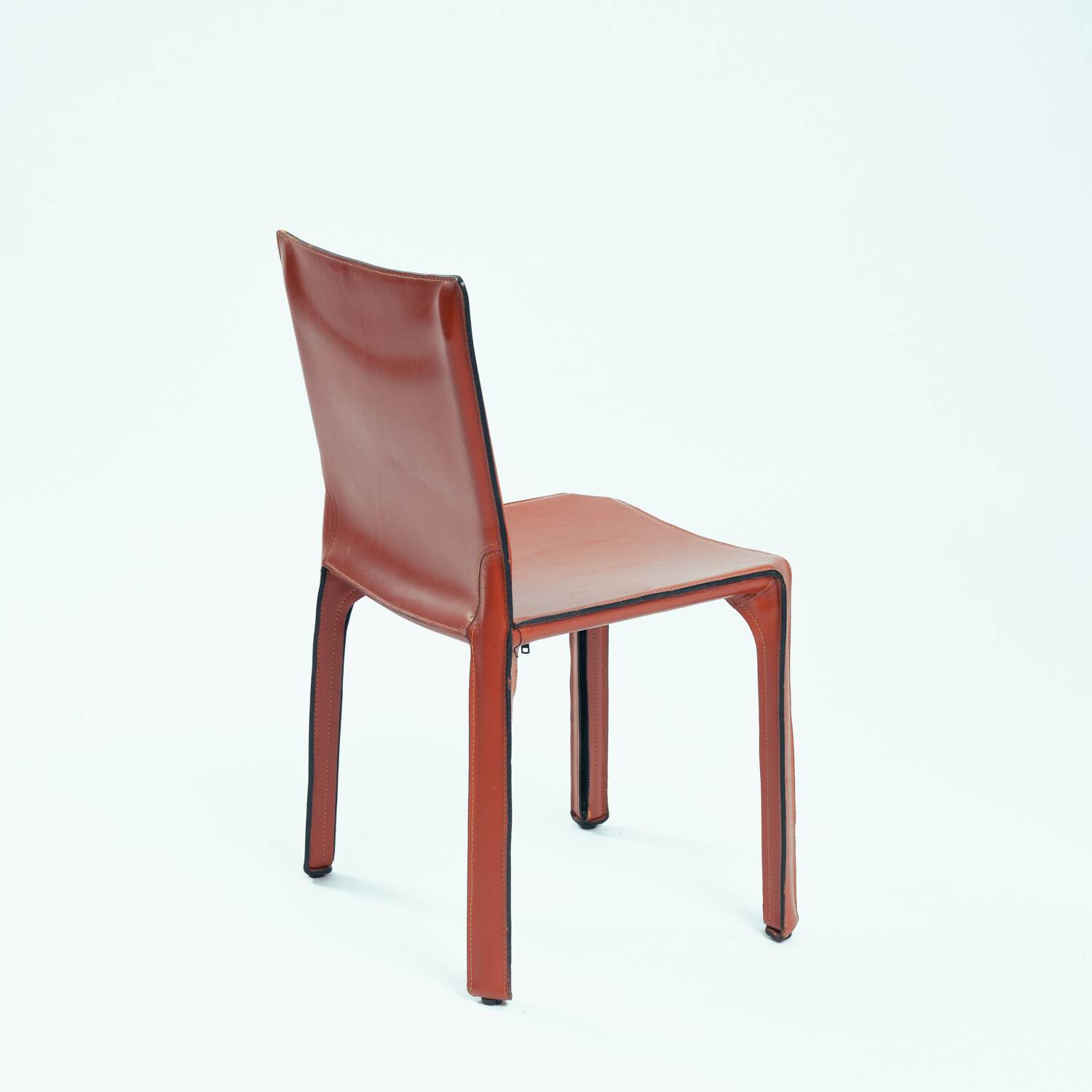 Cassina cab 412 by Mario Bellini in Burgundy dining chairs, 6