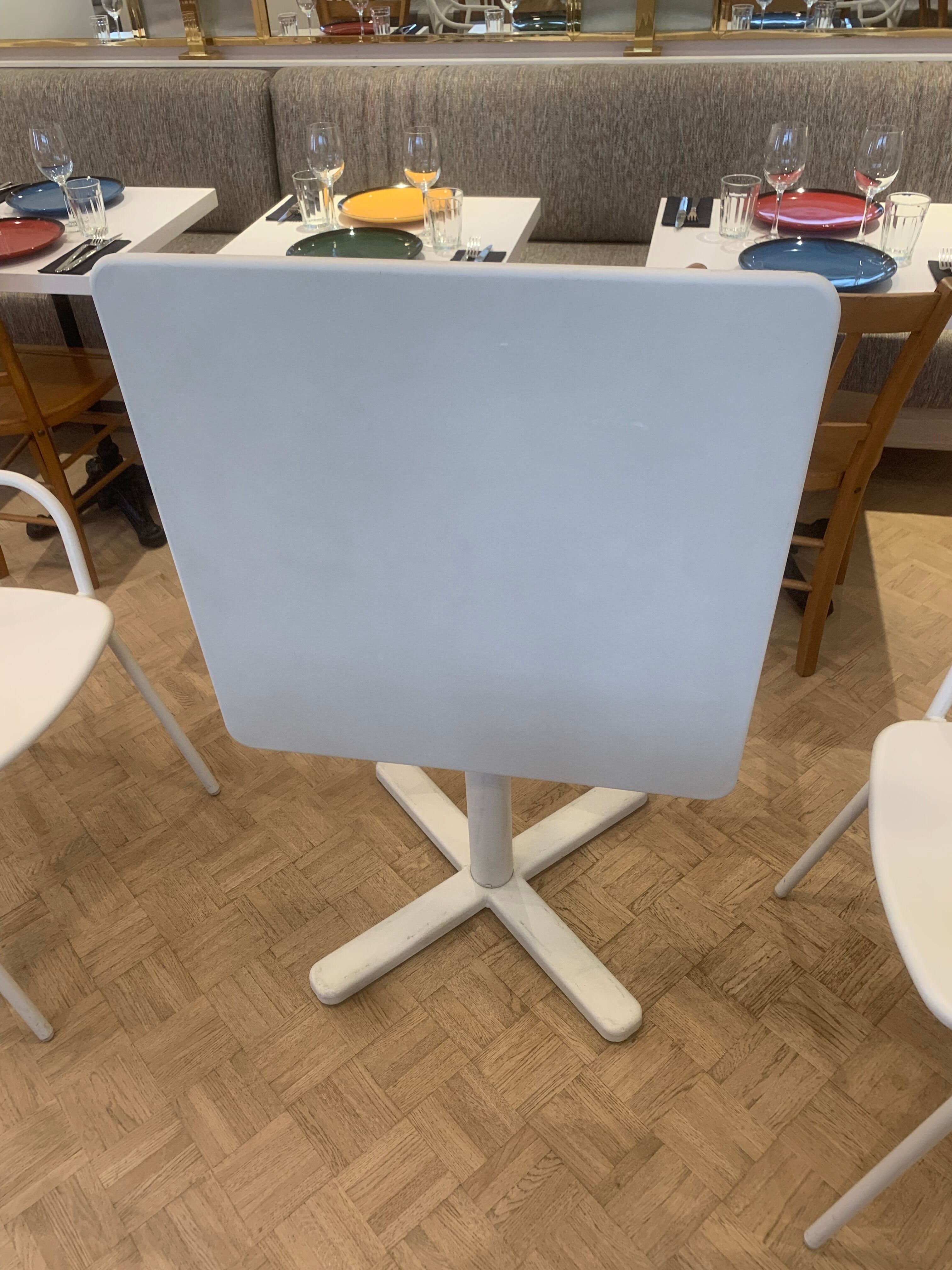 White folding table 70x70