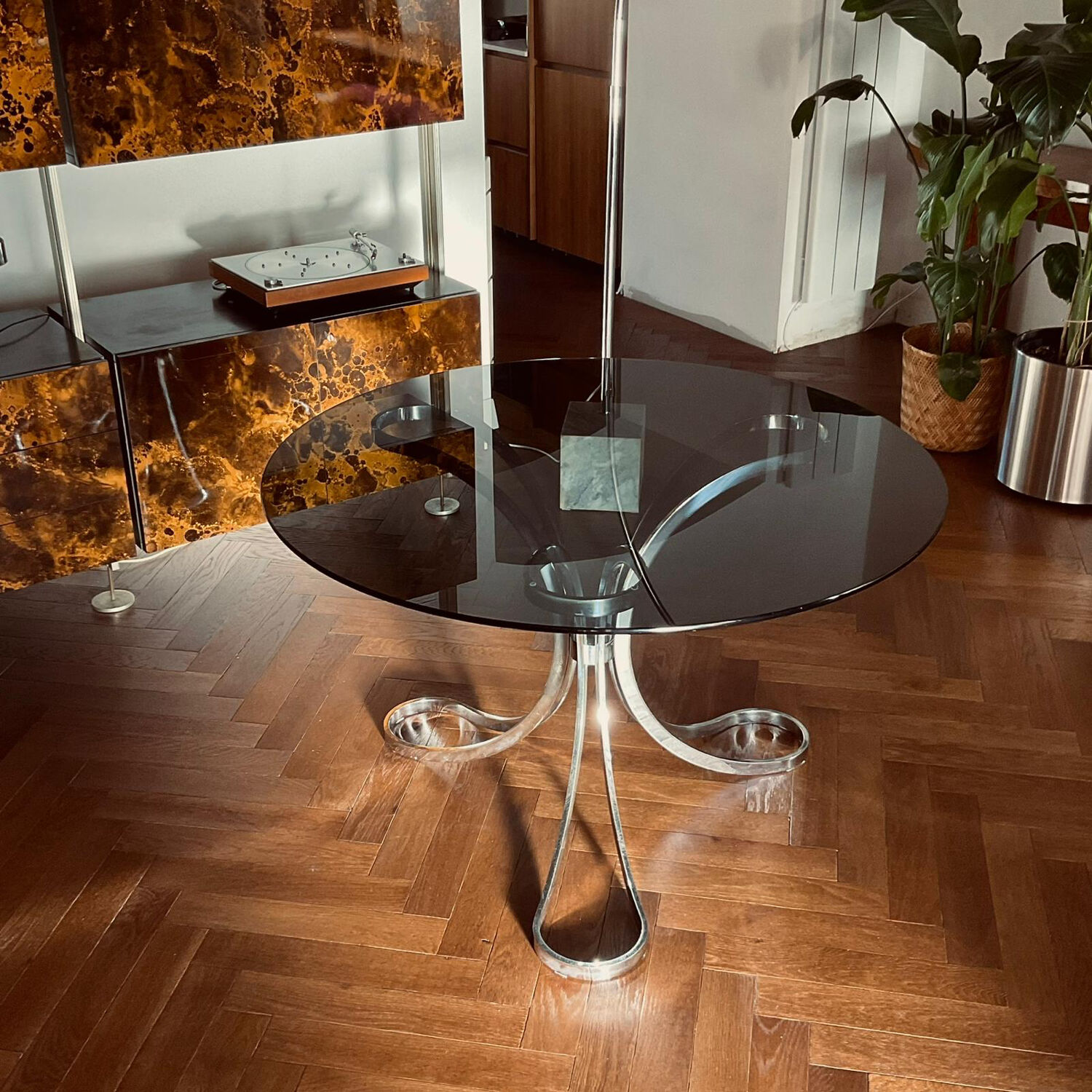 Vintage Italian design dining table from the 1970s.