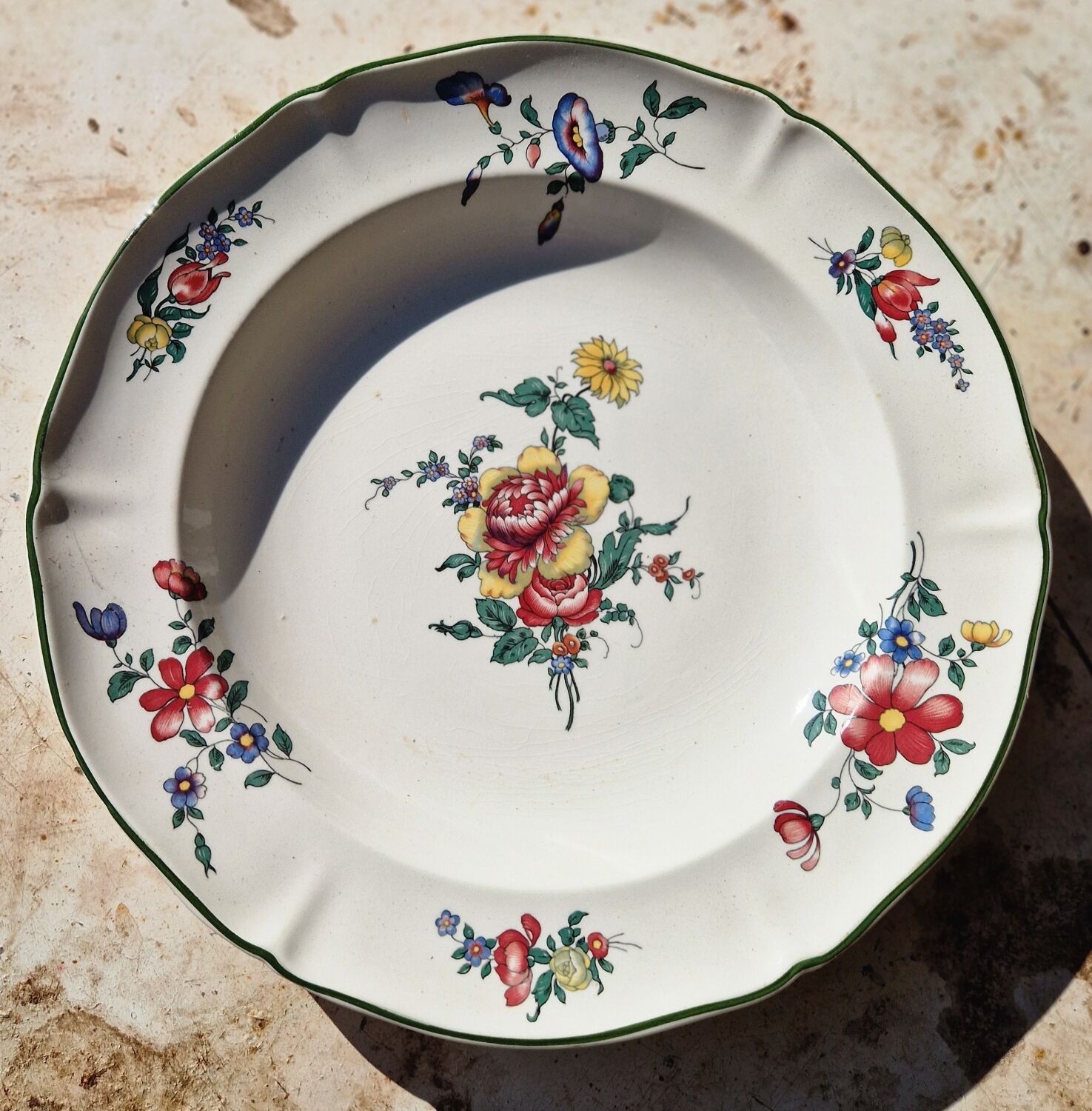 Round plate Villeroy Boch model 1562