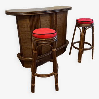 Tikka bar and its two stools