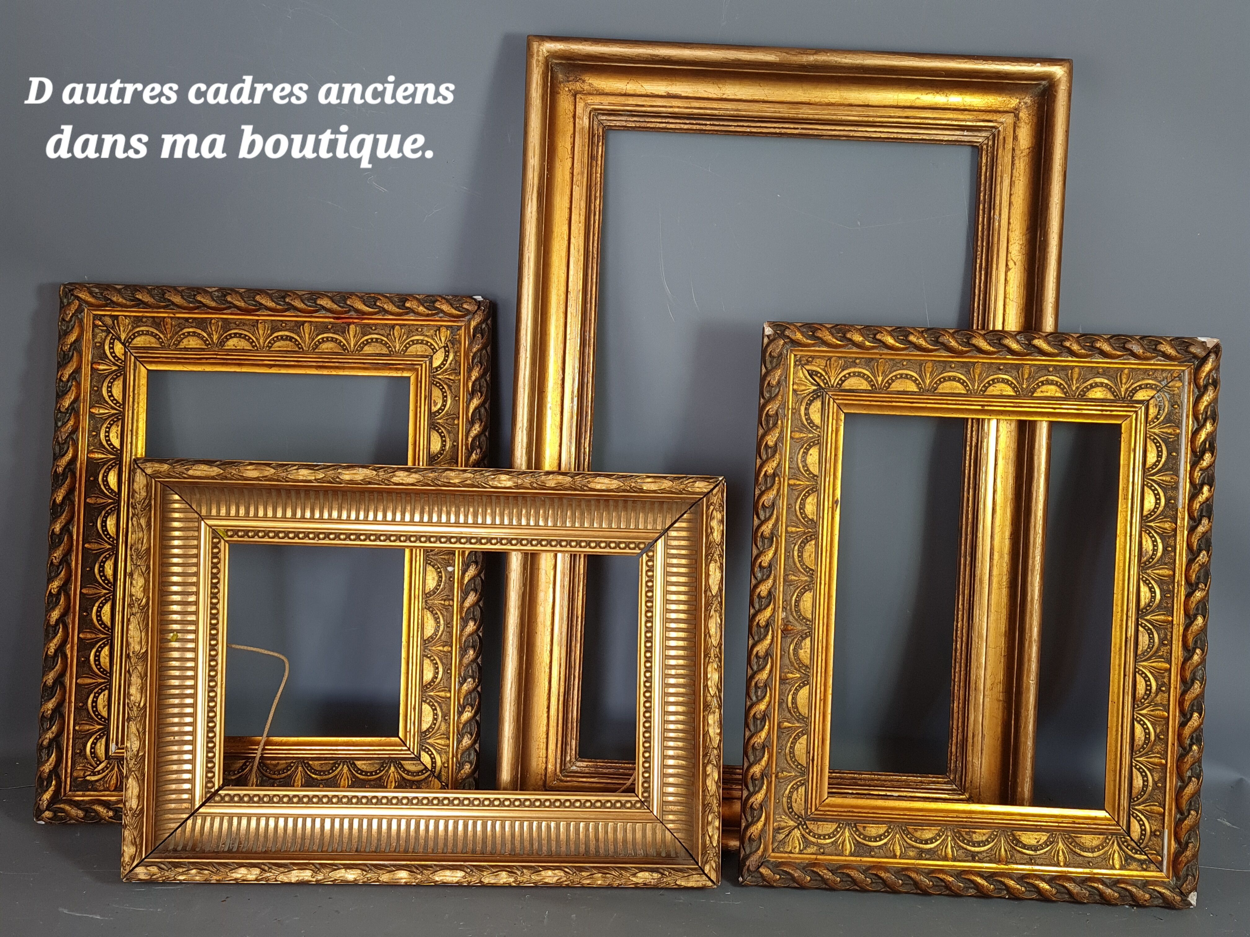 Old frame with keys, gilded stucco wood, pearl frieze 46x38 cm, foliage 40.3x32.1 cm + SB glass