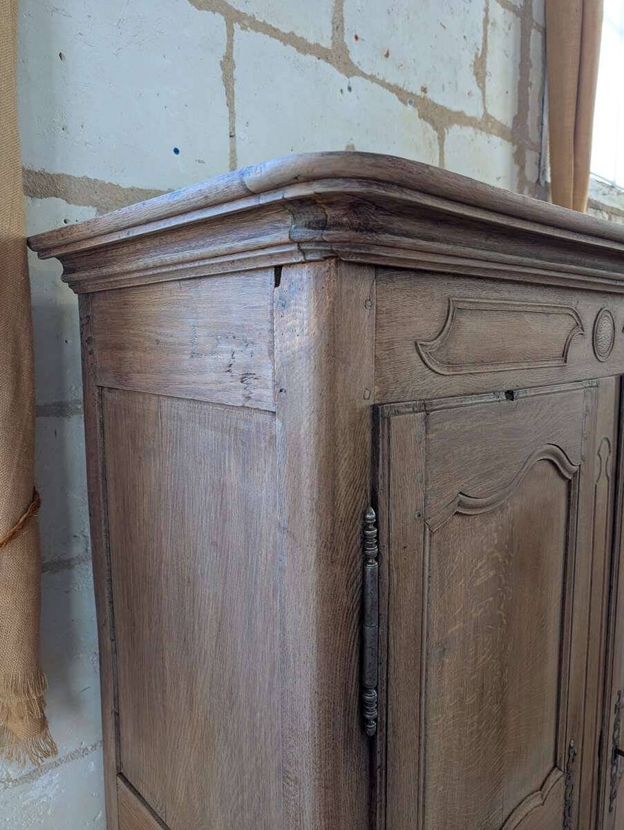Old Angevin Bassette wardrobe