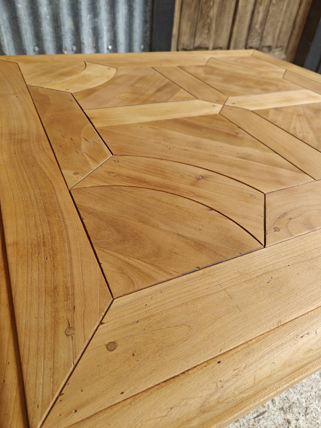 Square coffee table with a drawer in cherry wood.