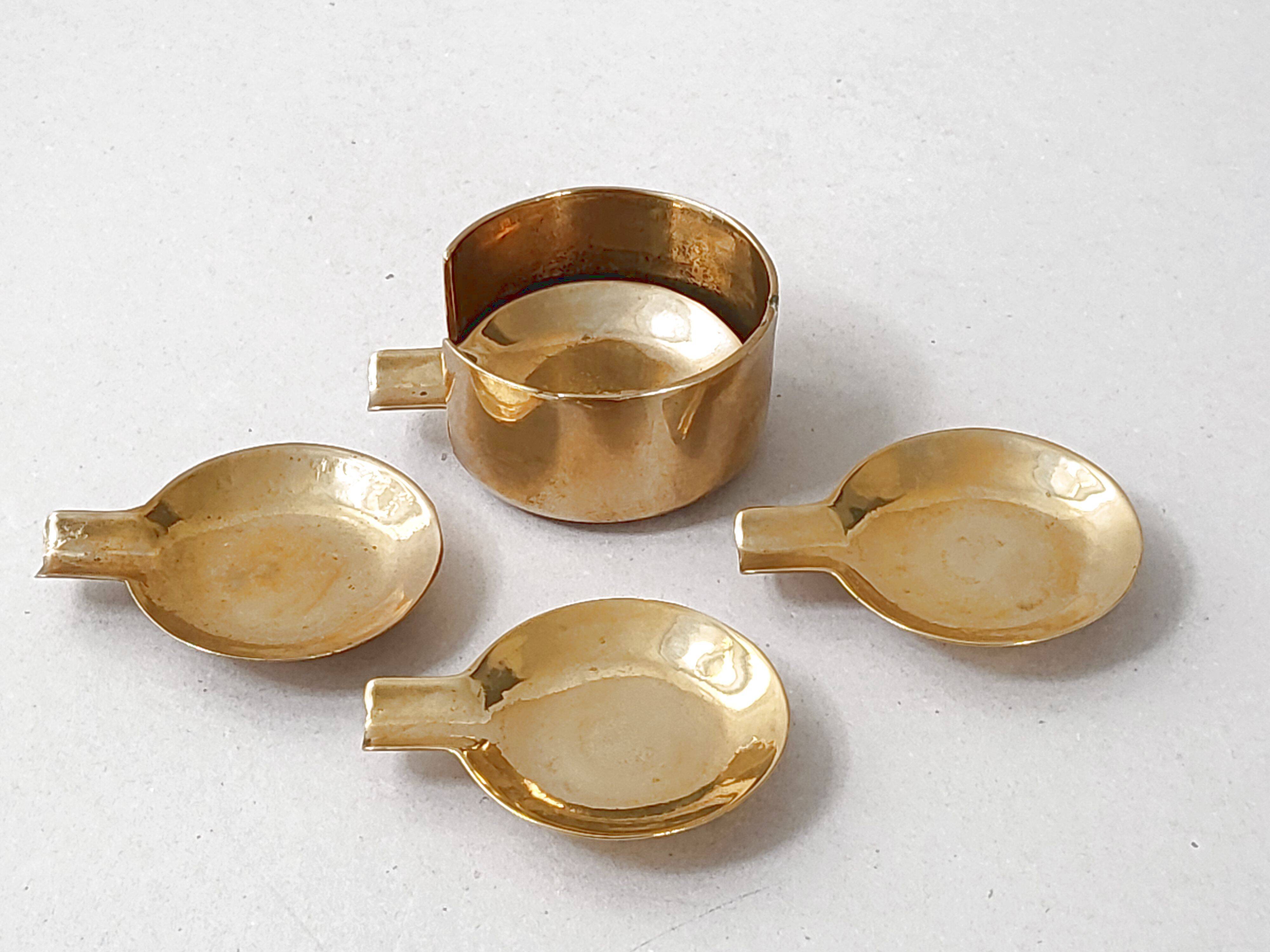 Suite de 4 cendriers vintage 1970