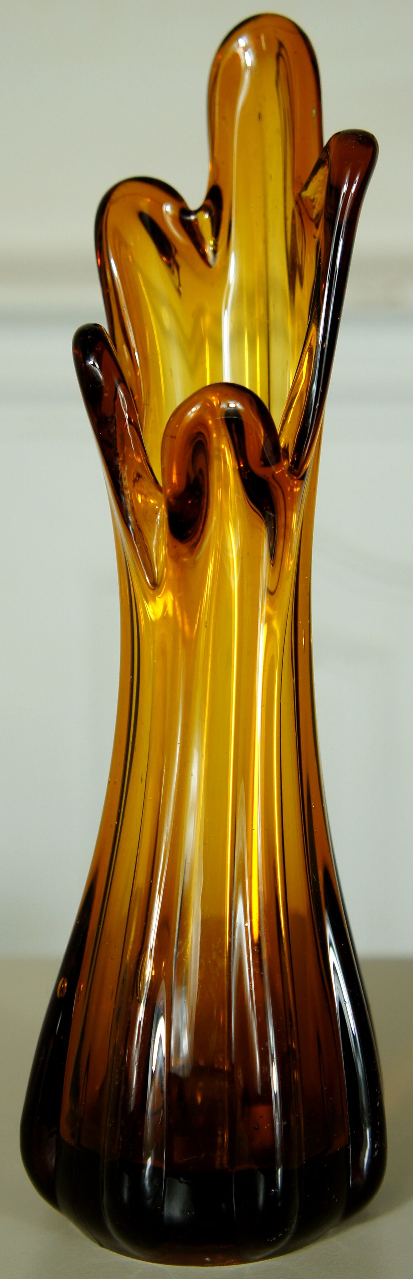 Bubbled amber glass vase "Roc"