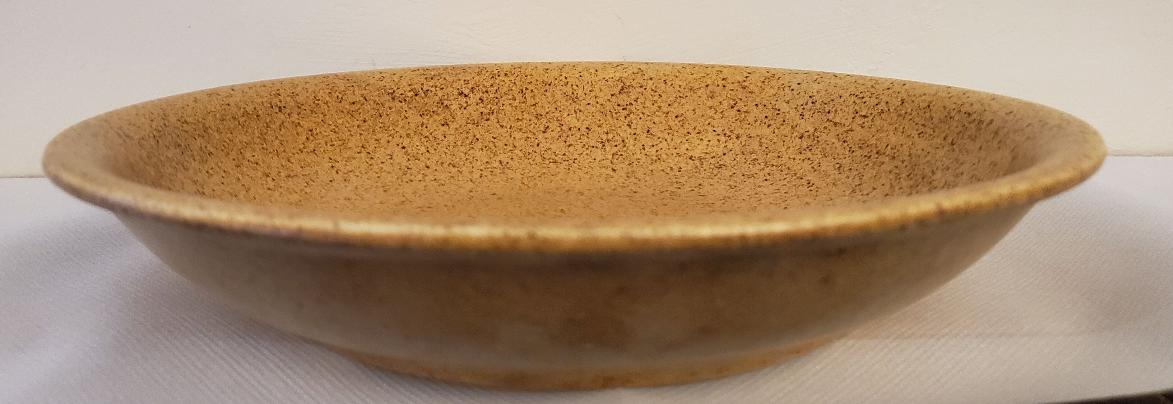 Round sandstone dish