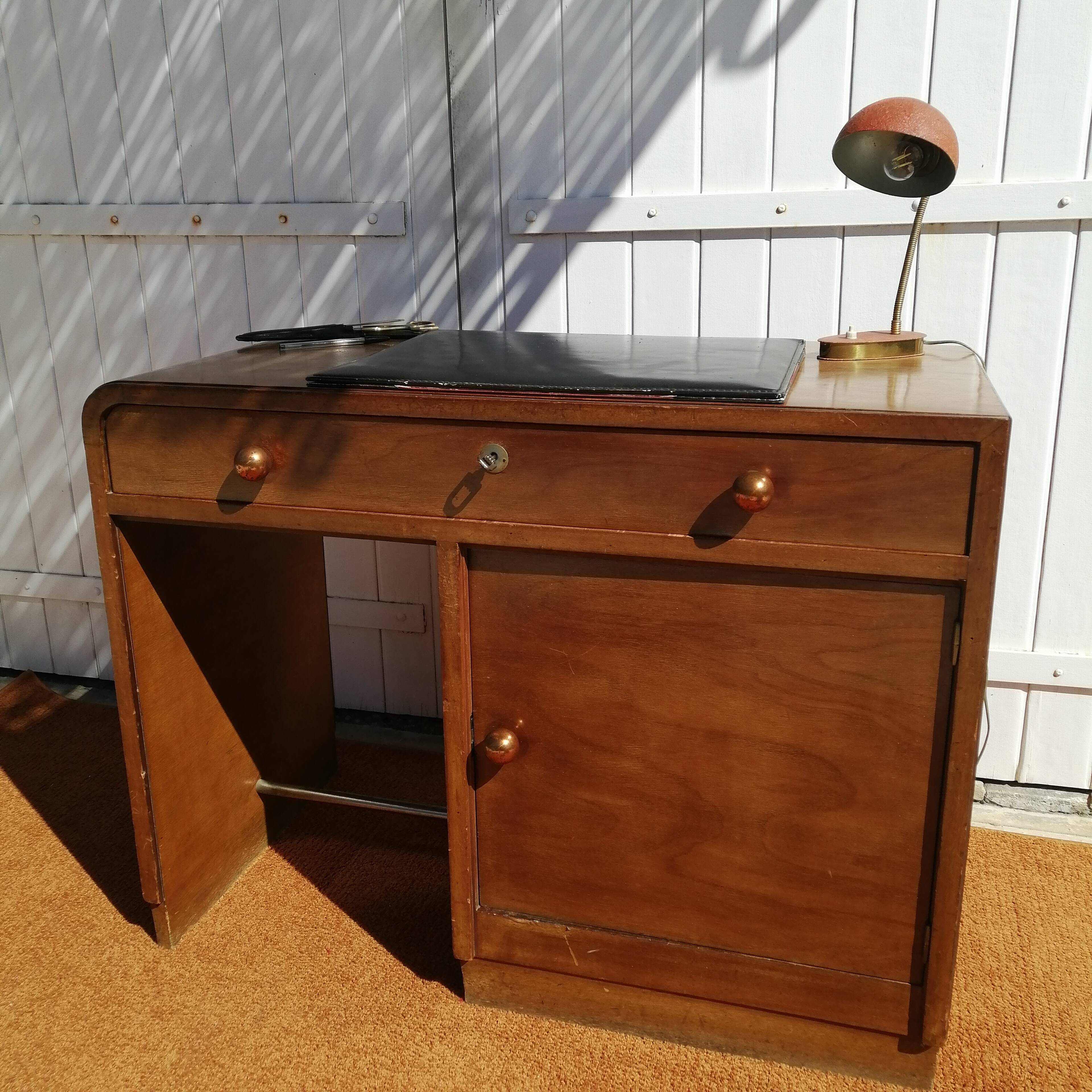 Art deco desk