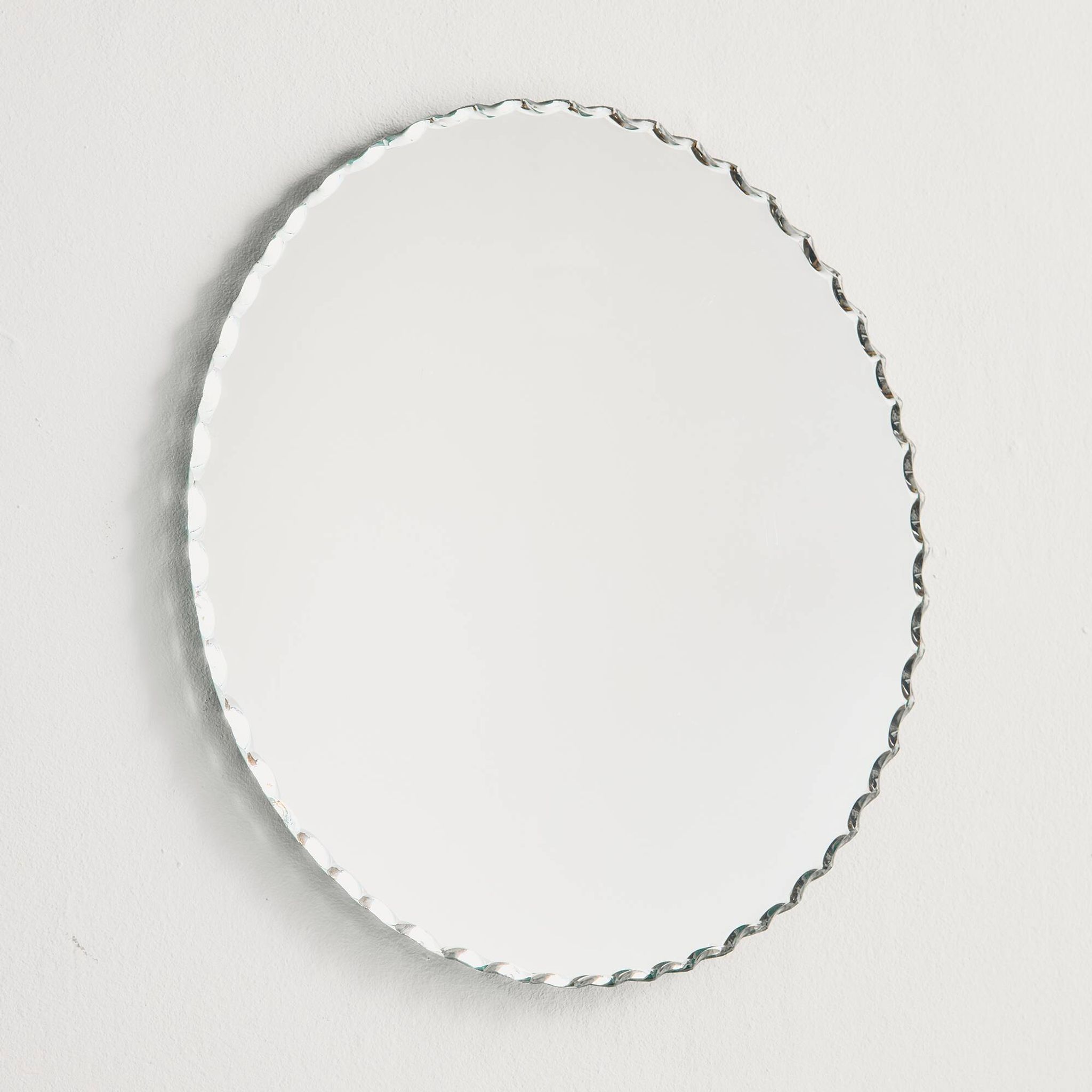 Round mirror