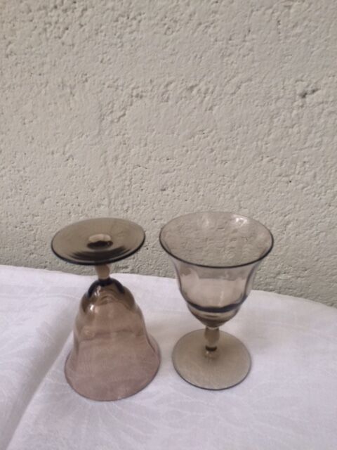 Liqueur glass Brown and gold edging and 9 small glasses Decanter's vintage liquor