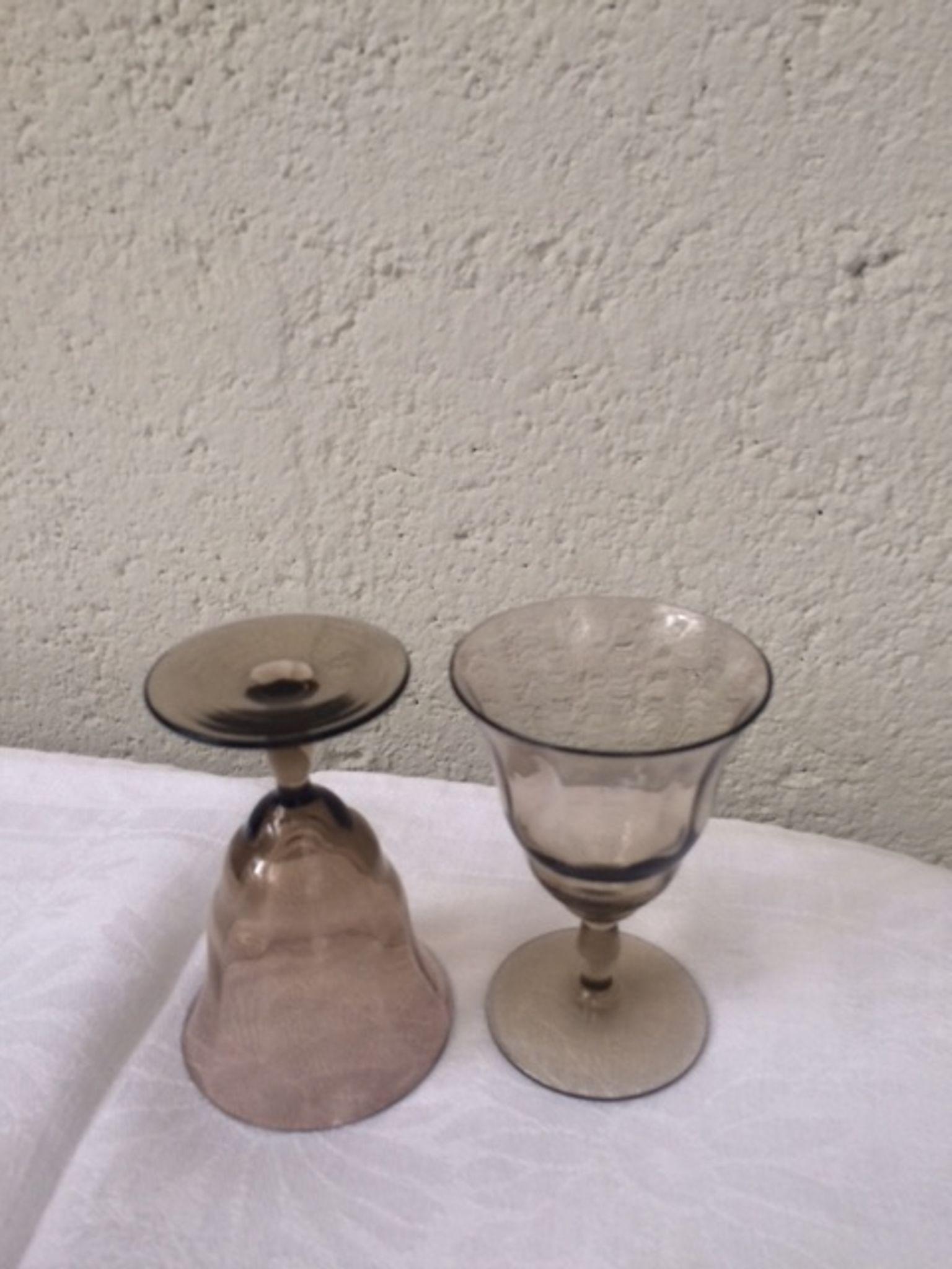 Liqueur glass Brown and gold edging and 9 small glasses Decanter's vintage liquor