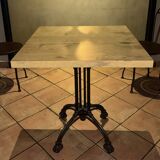 Table carrée bois,fonte style bistrot (remise en main propre exclusivement)