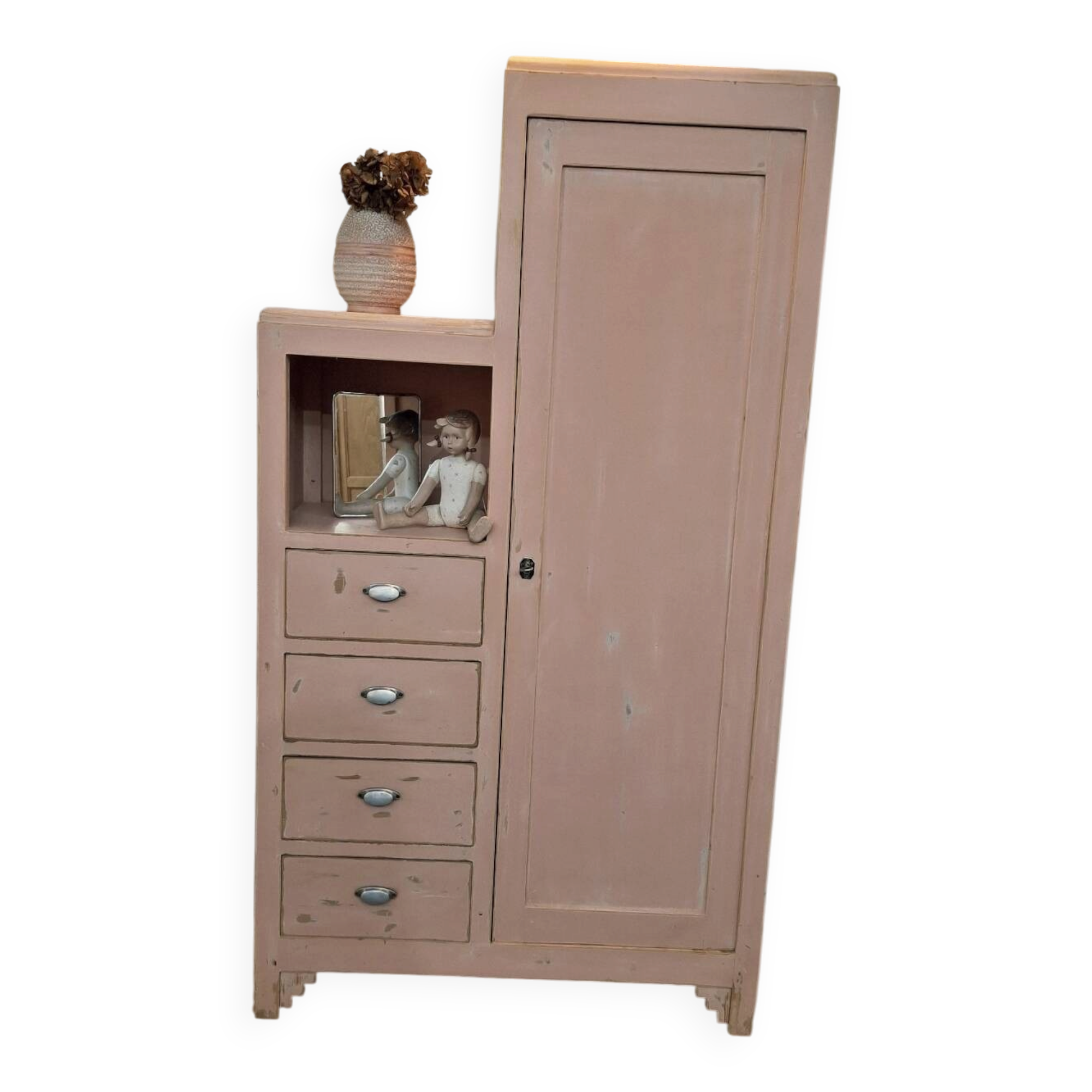 Asymmetrical wardrobe