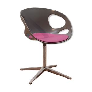 chaise Rin par Hiromichi