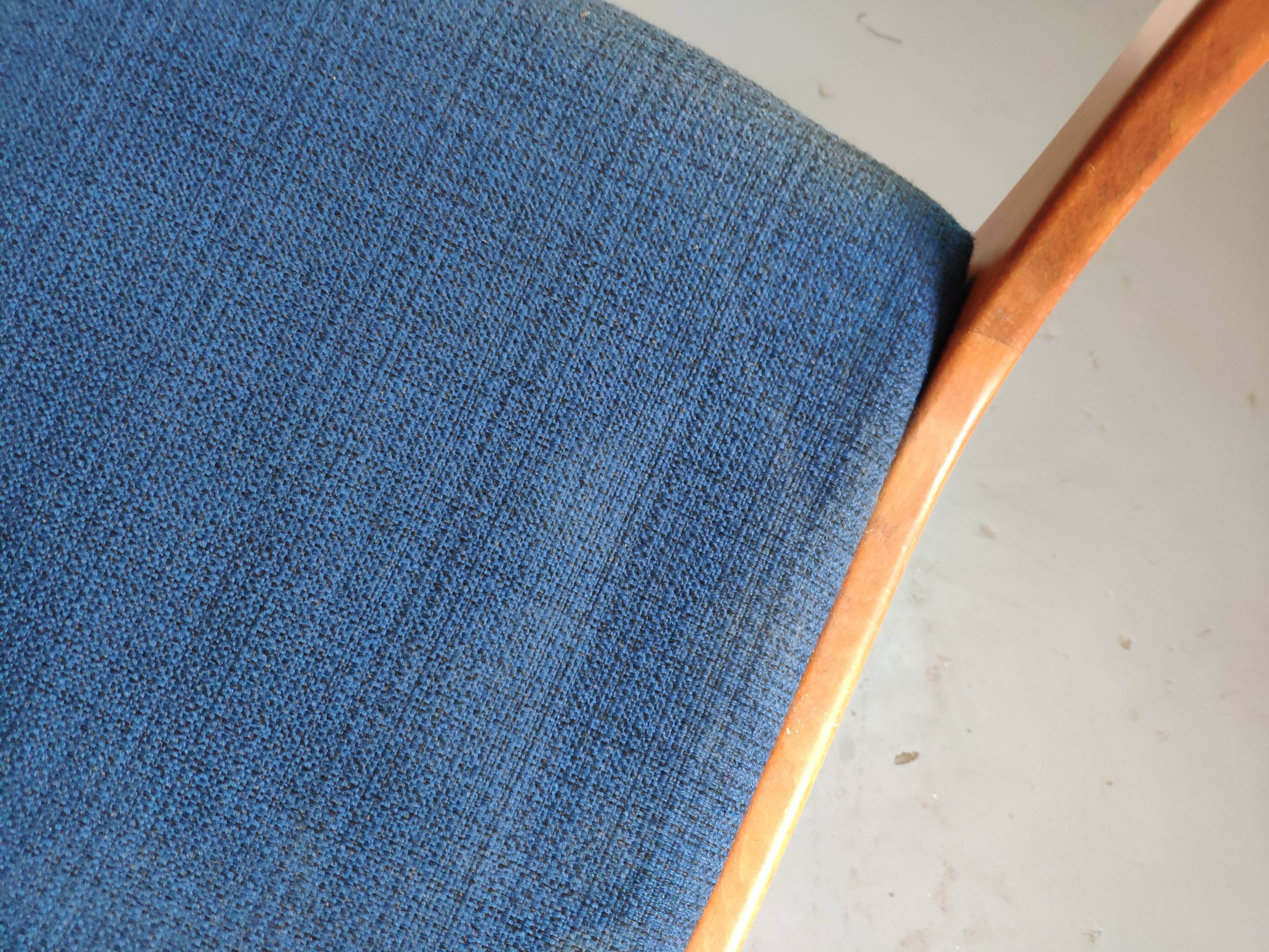 Lot de 4 chaises vintage piètement bois et tissu bleu circa 60