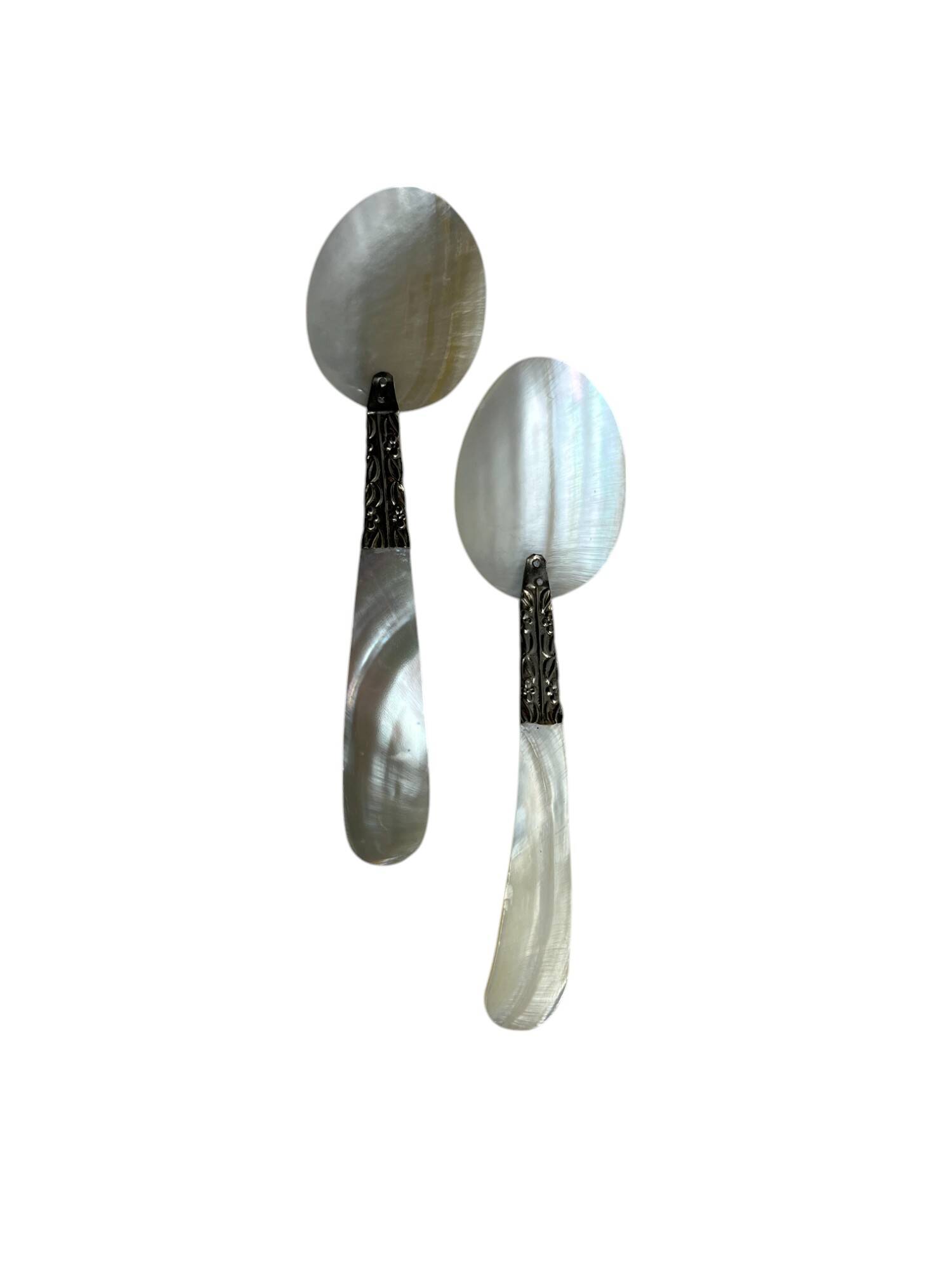 Tableware, two 20th century mother-of-pearl caviar spoons