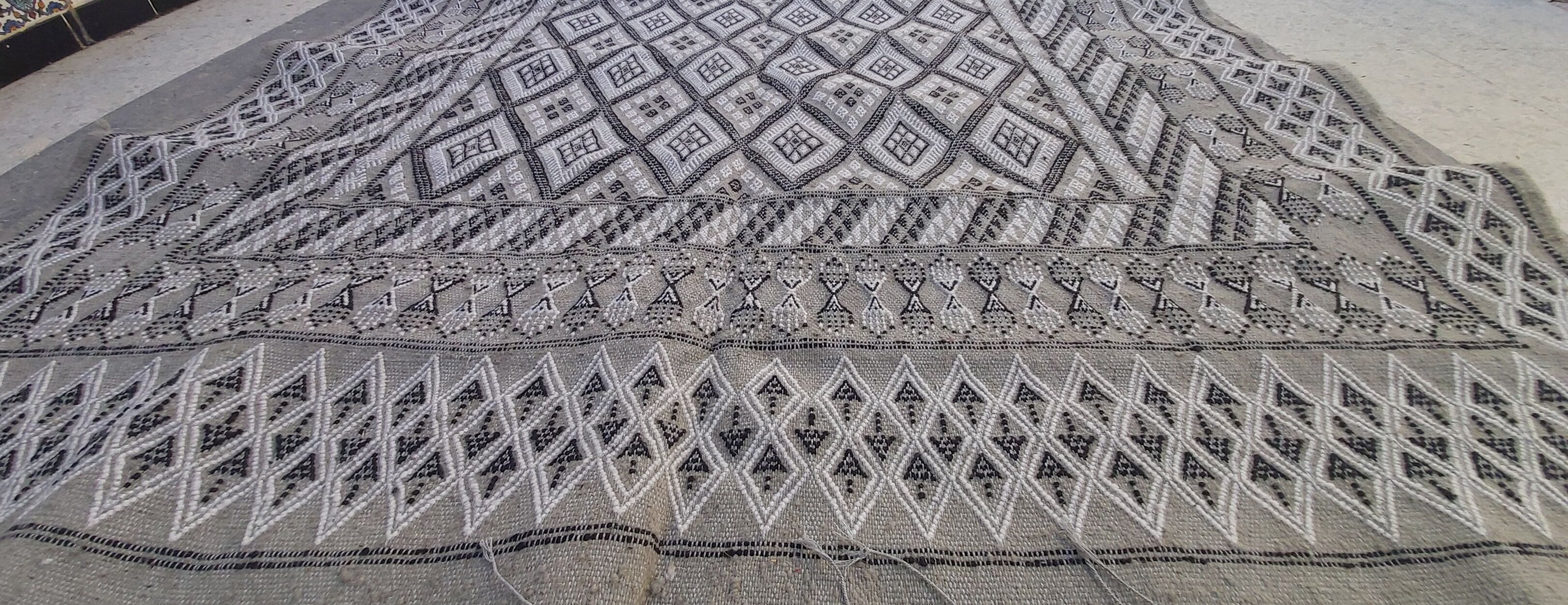 Traditional handmade grey carpet 235x180cm