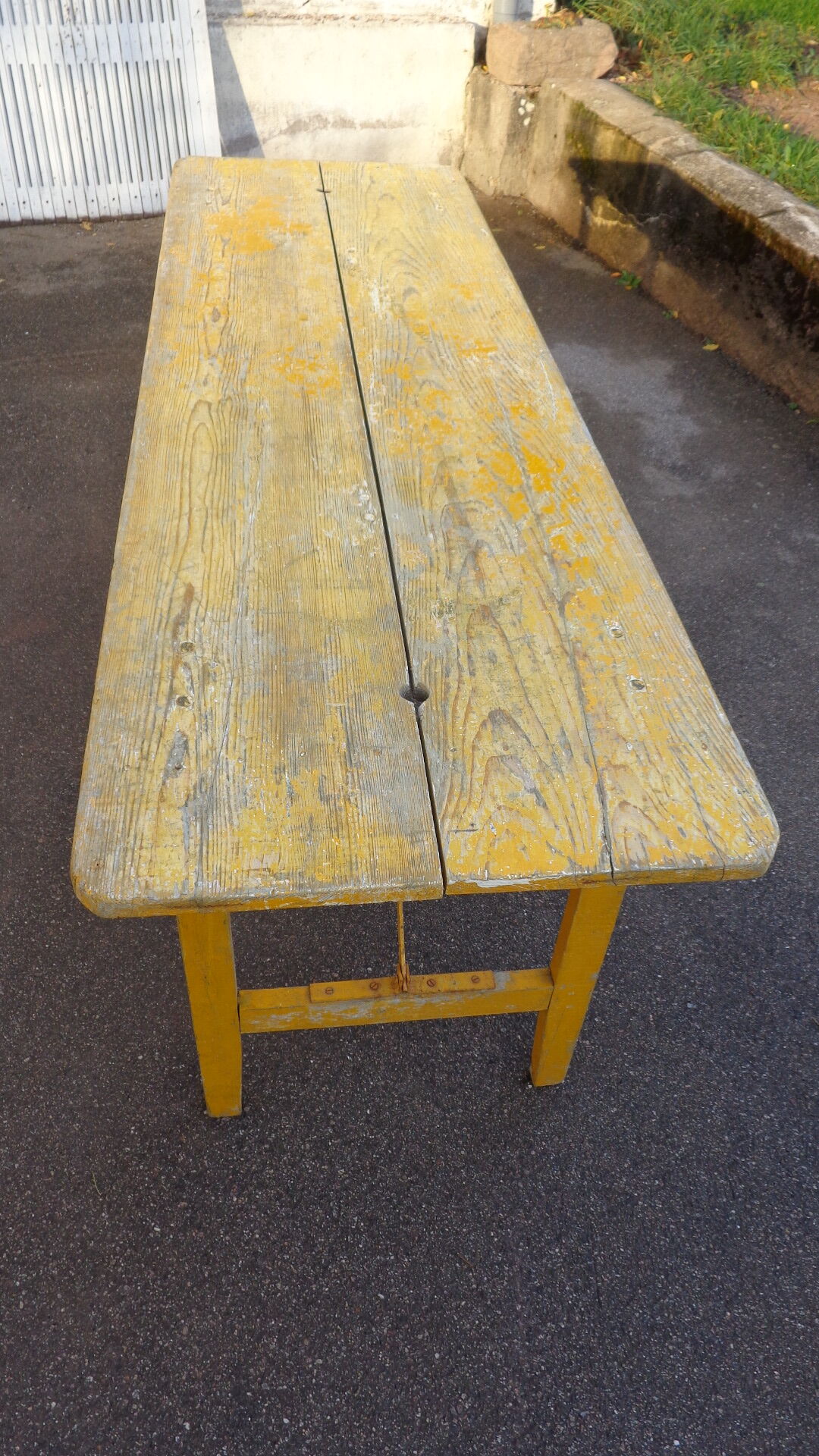 Brewery folding table