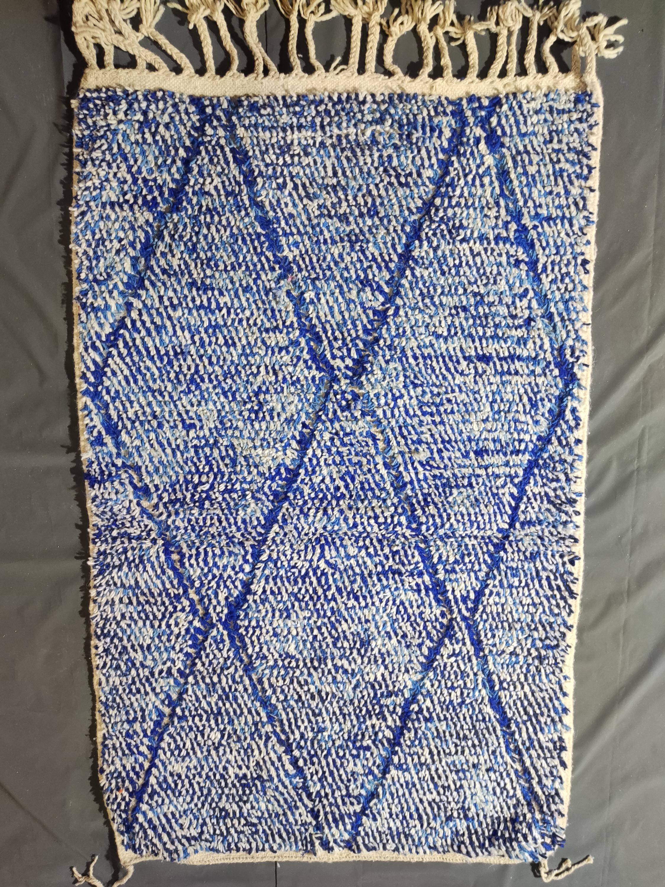 Handmade Berber rug in wool 3 x 2 m