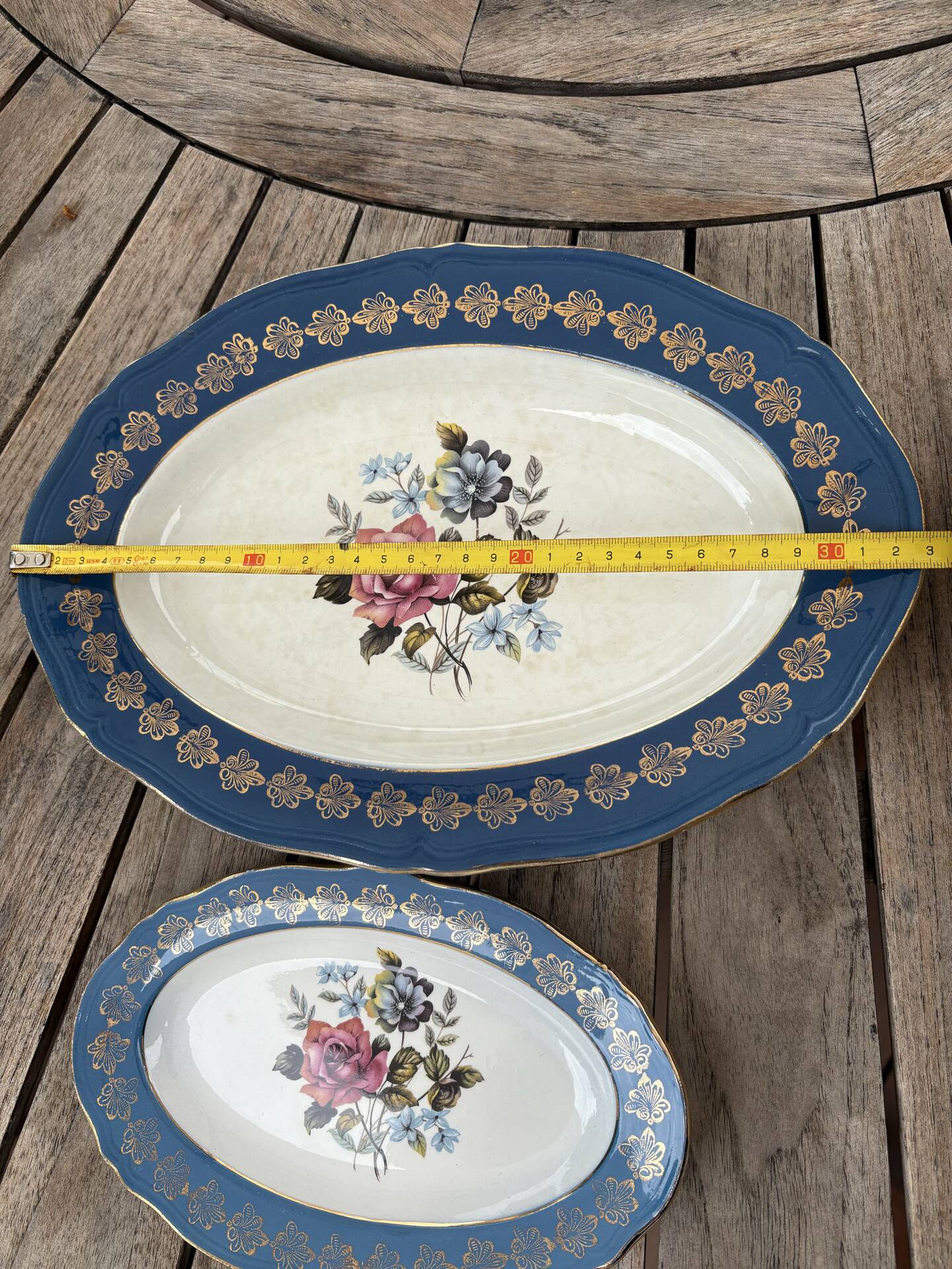 Oval plates L’Amandinoise