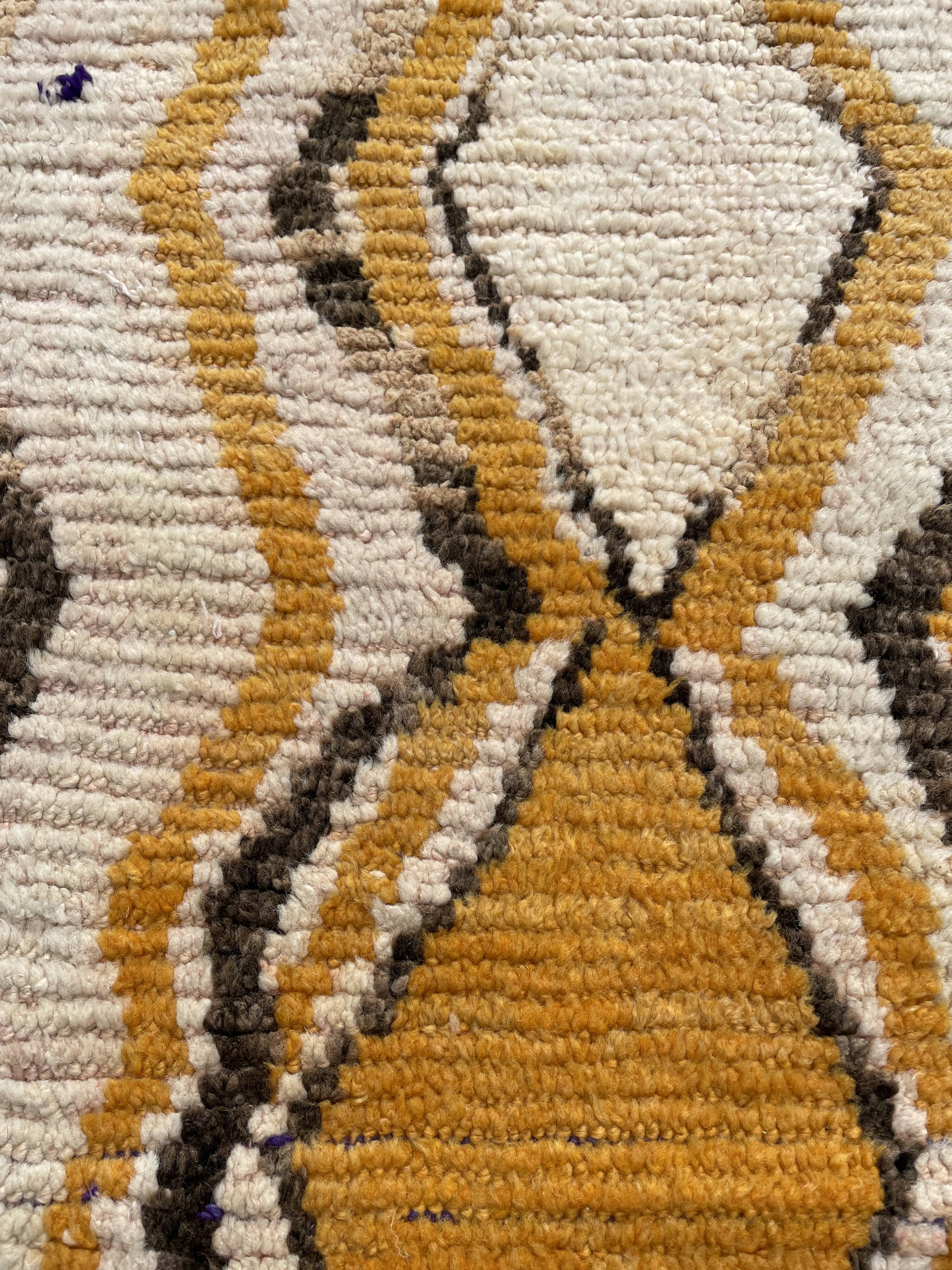 Carpet berber Boujaad corridor