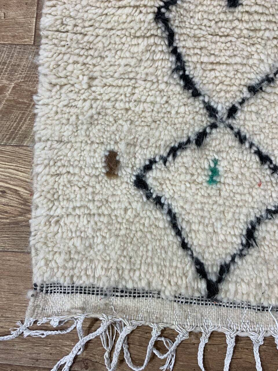 Tapis berbère marocain artisanal fait main 245 X 148 CM