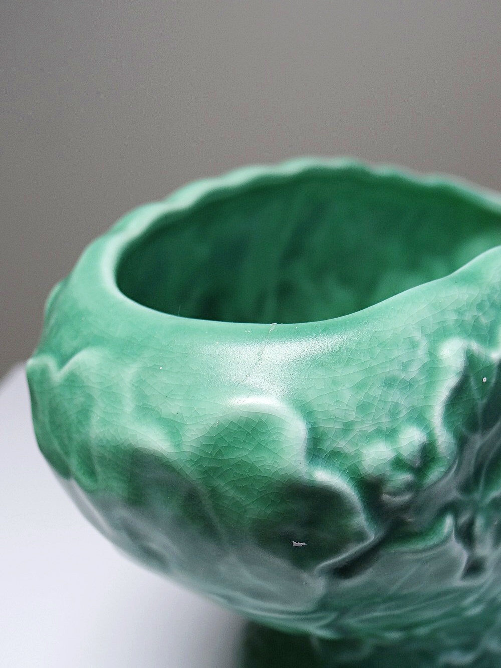 Small earthenware planter in relief barbotine style with ivy, Sylvac England.