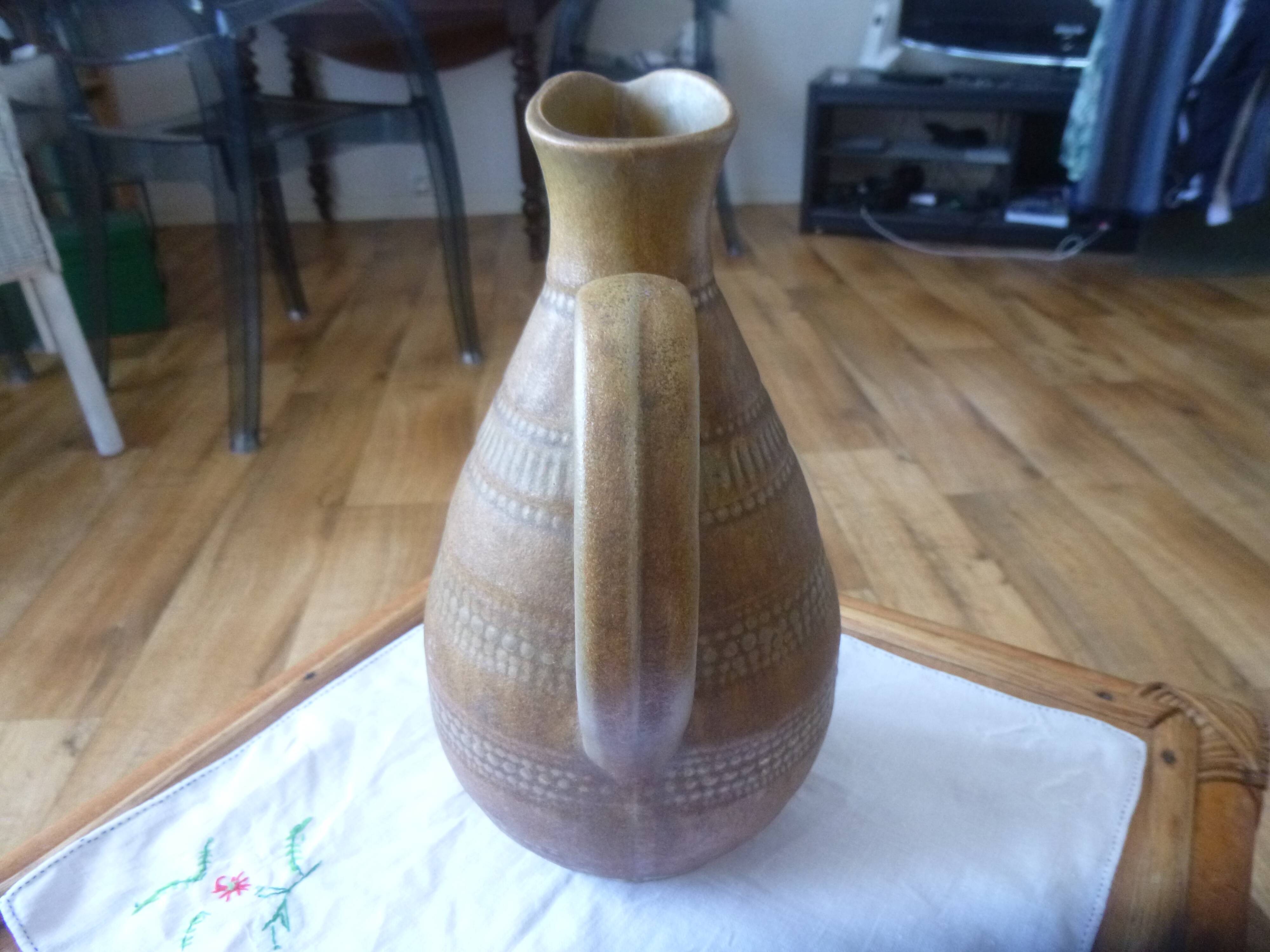 Digoin sandstone pitcher
