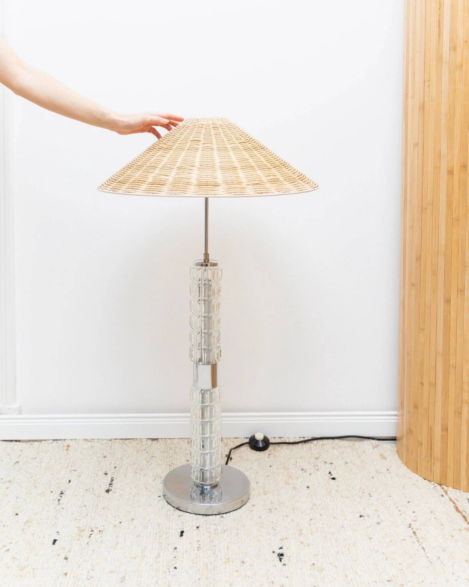 Richard Essig 1960s floor/table lamp with transparent glass body, chrome base, brown rattan shade