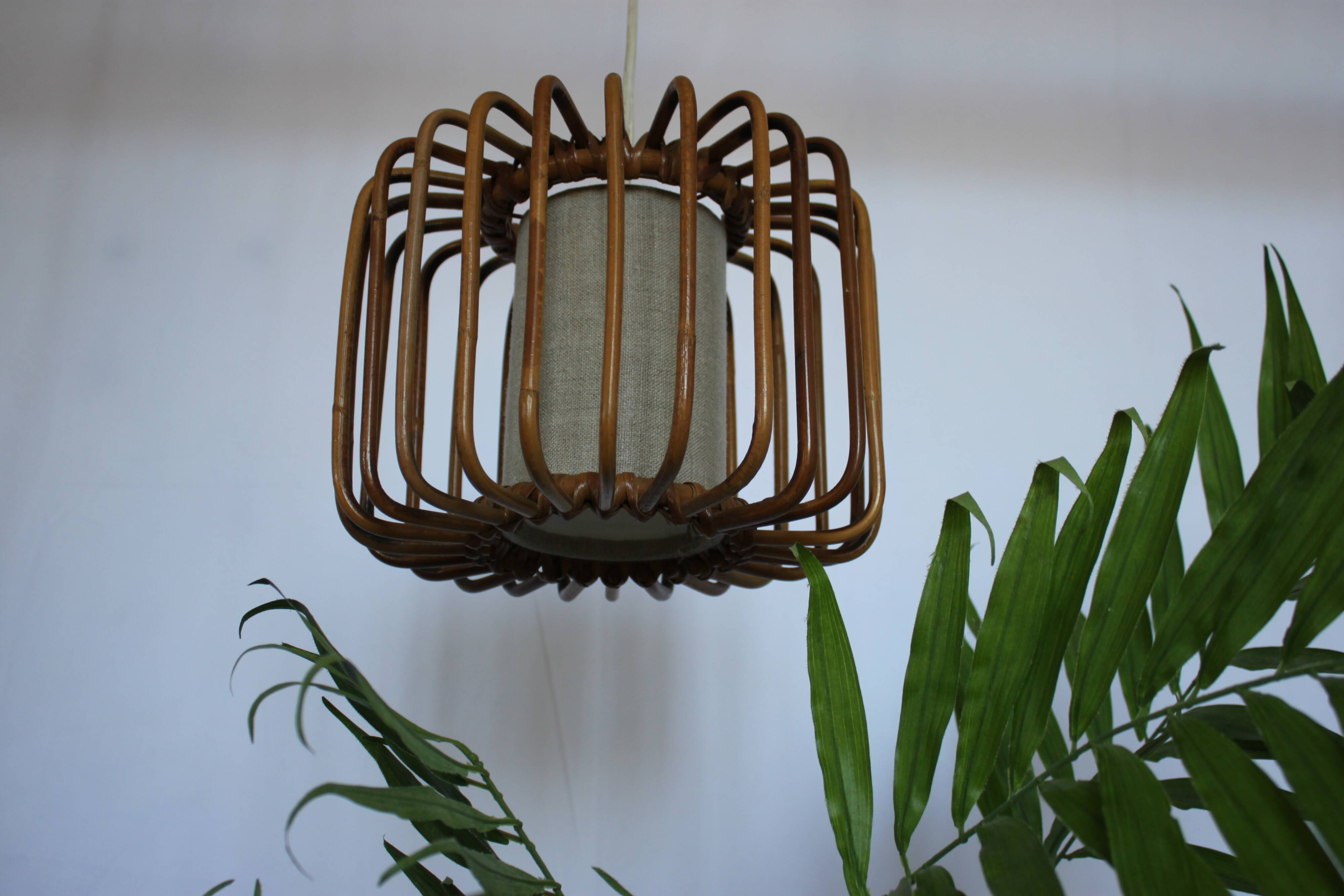 Hanging years 60 in rattan