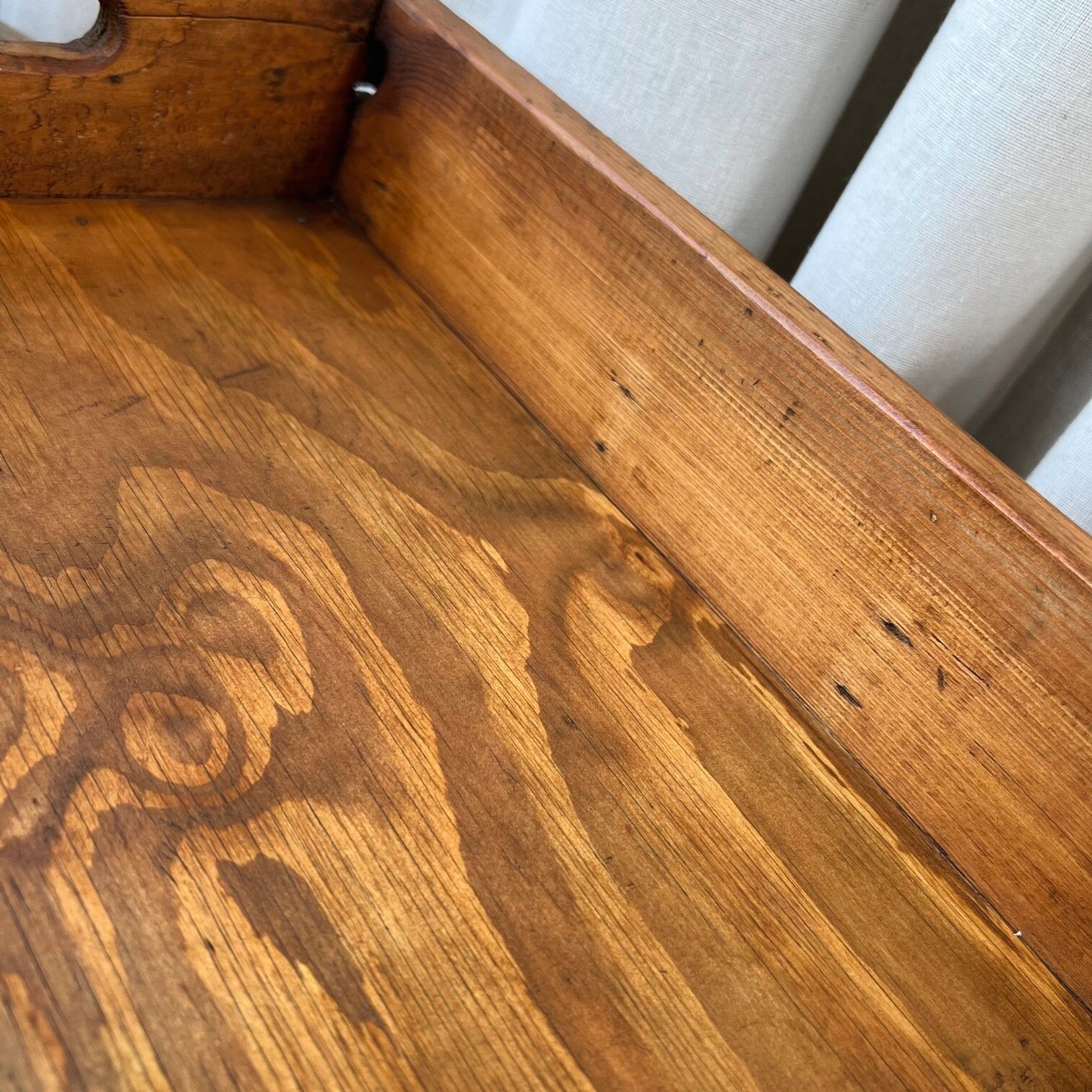 Top in raw wood "Badoit"