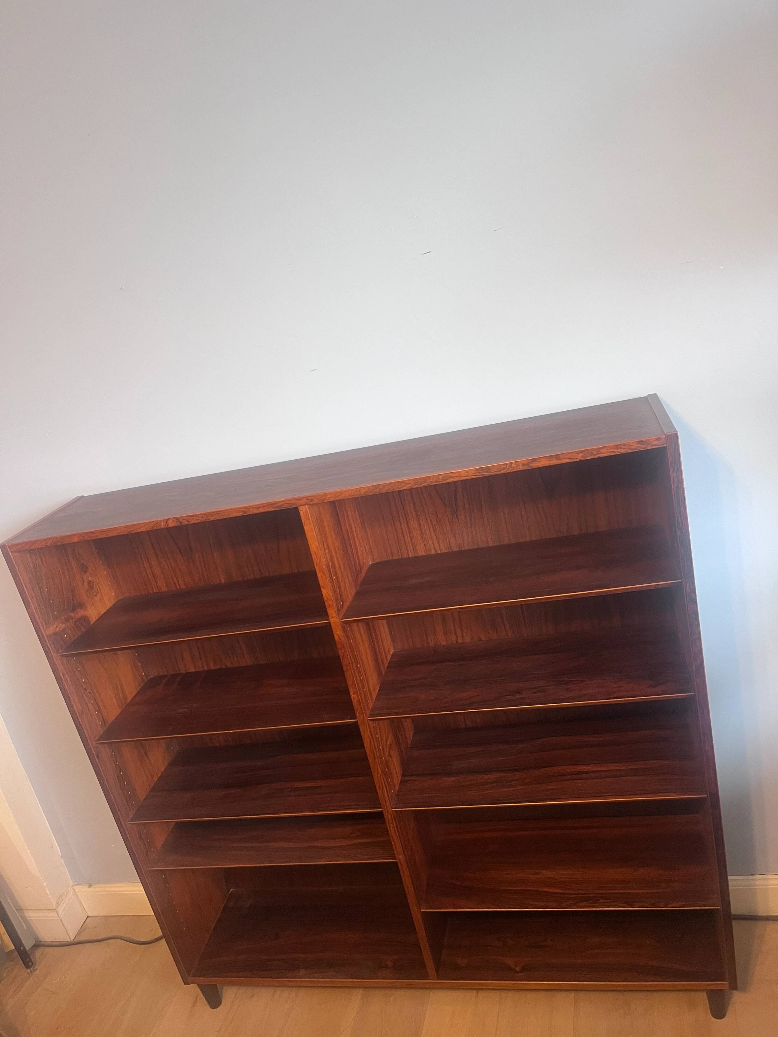 Danish bookshelf in rosewood by Hundevad & Co., 1960s