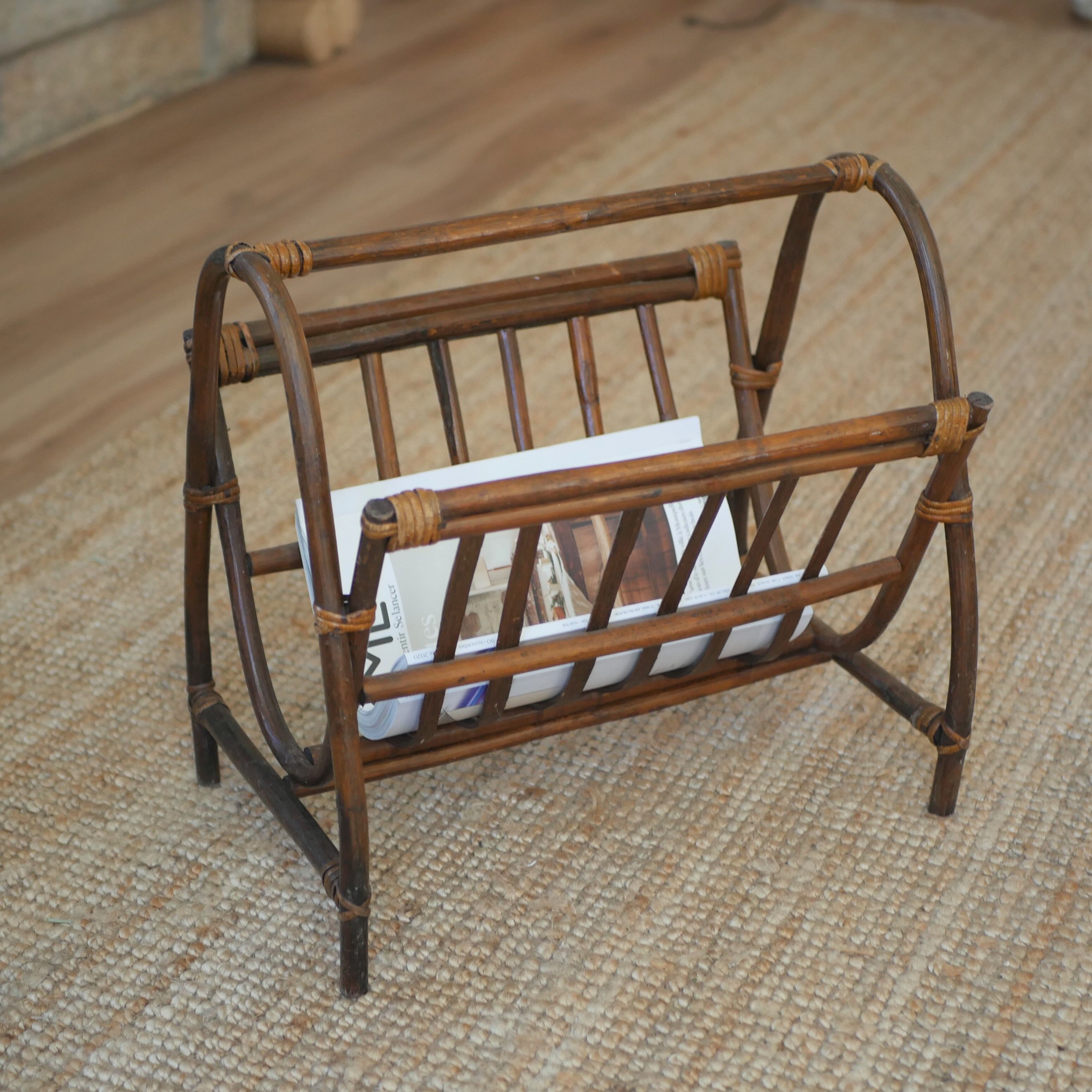 Range magazines in rattan