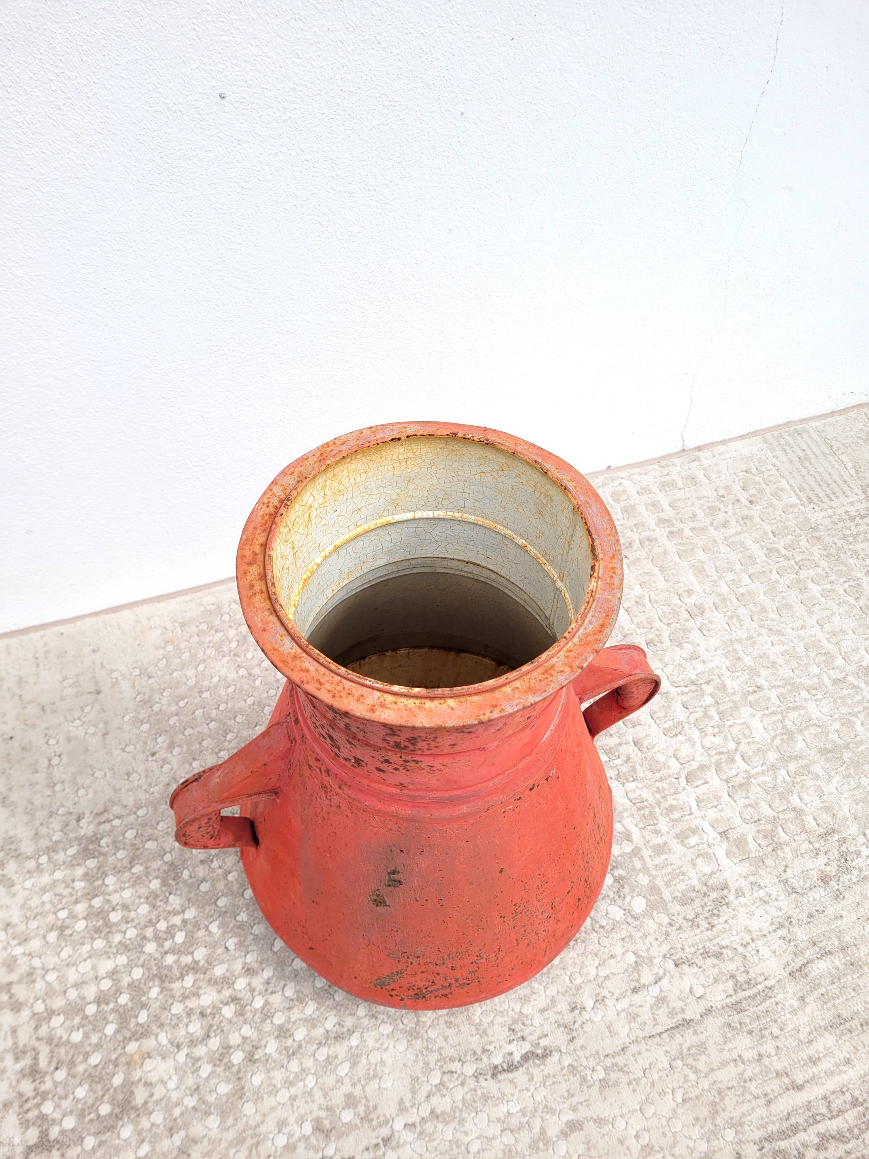 Amphora vase old enamelled sheet metal