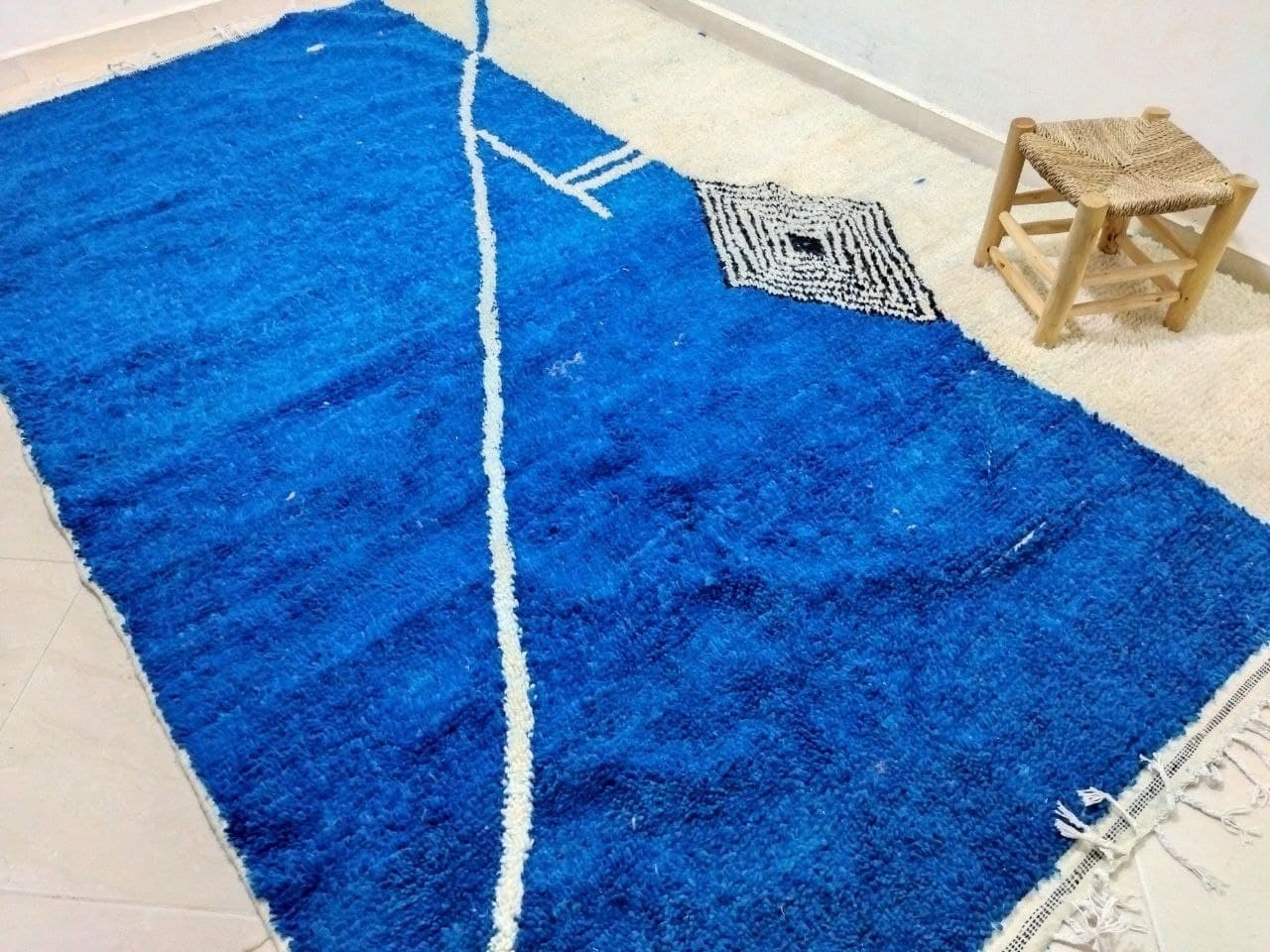 Tapis berbère marocain bleu 307 x 204cm
