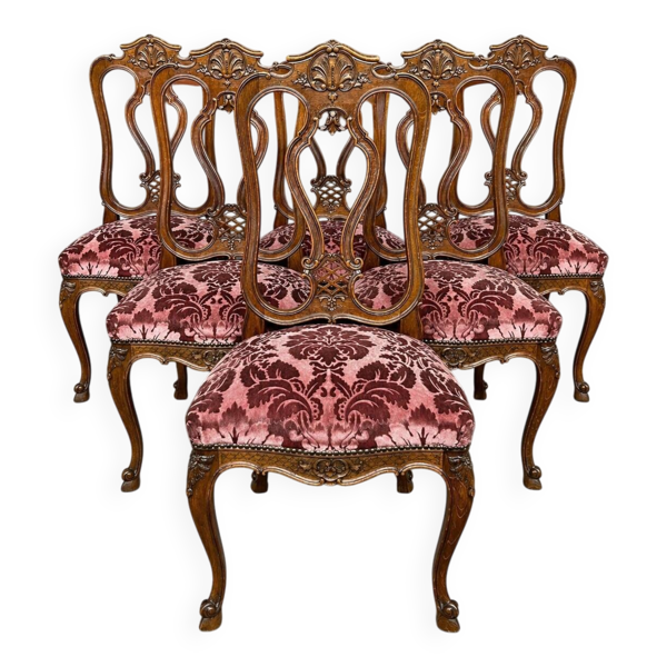 Ensemble de 6 chaises de style Régence.