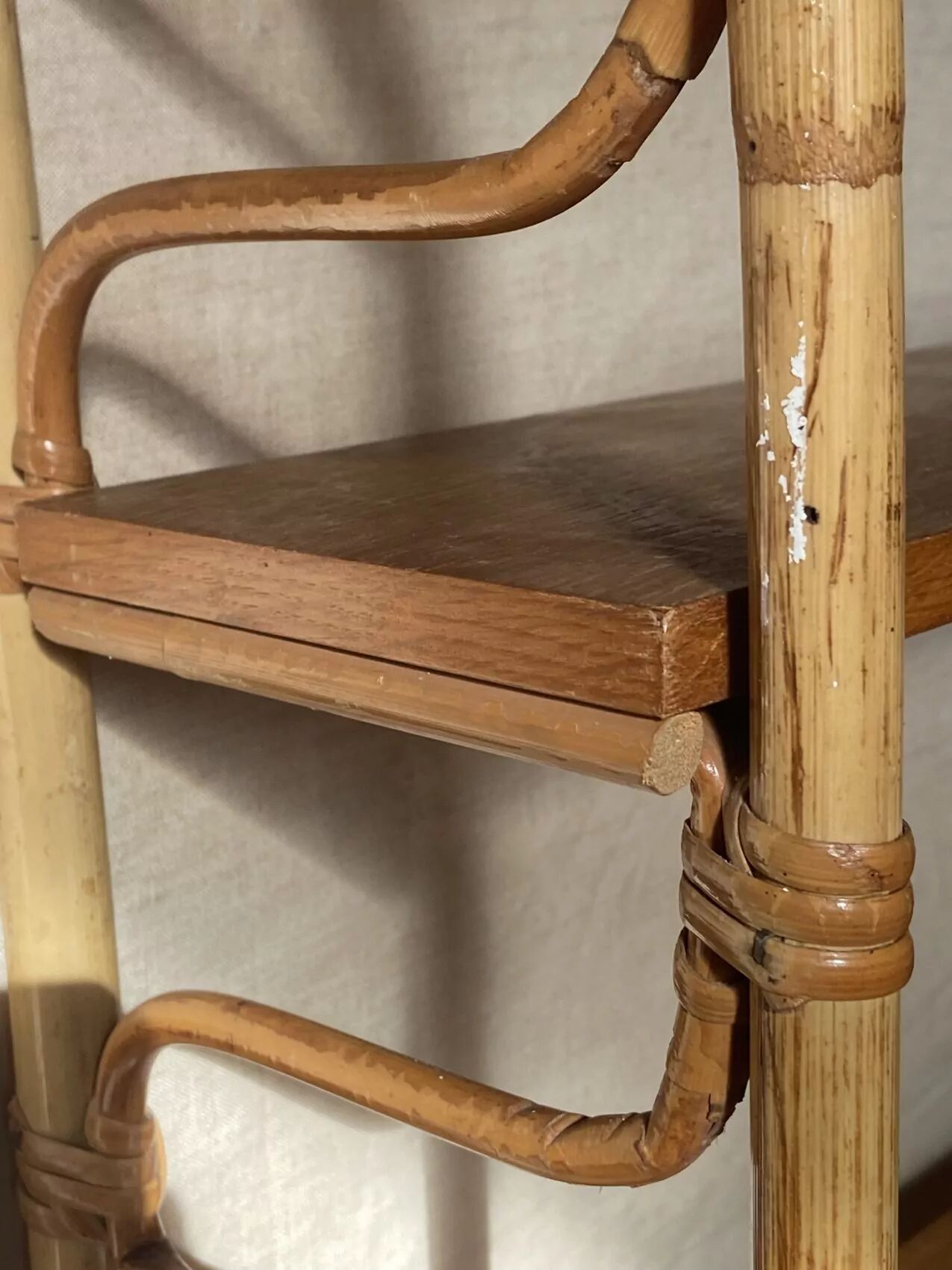 Removable wall shelf in rattan – 1960s vintage