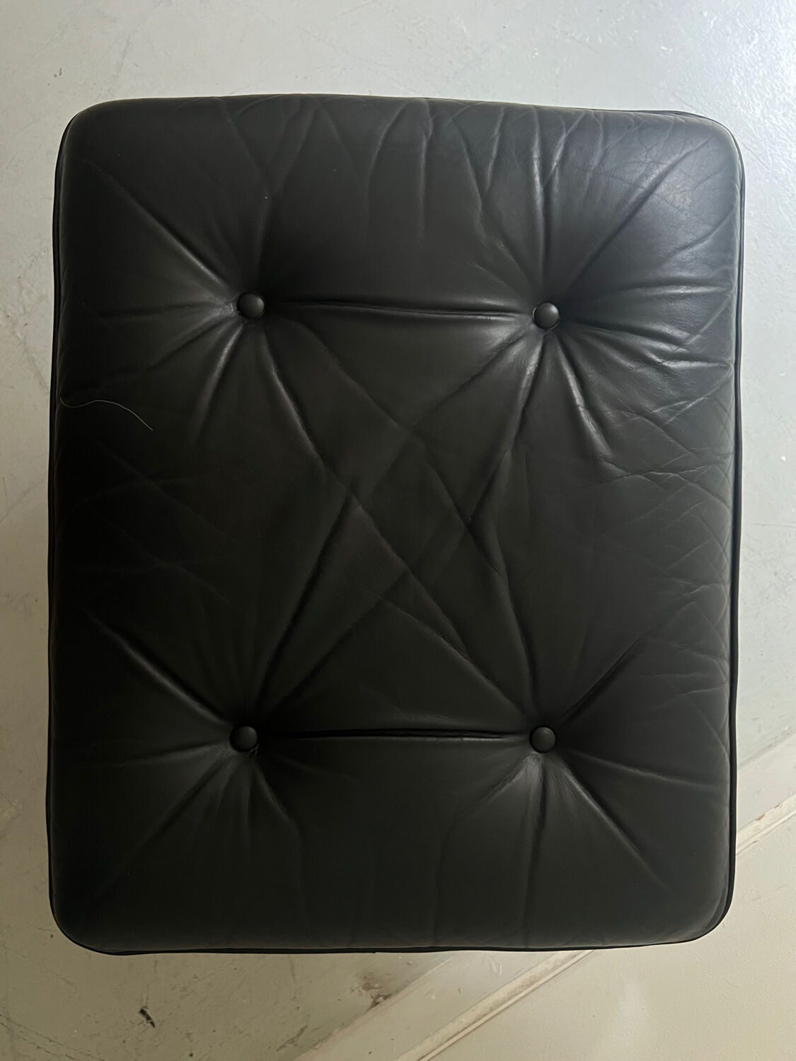 Pouf repose pied design en cuir noir et métal par Olivier Mourgue pour airborne, 1970