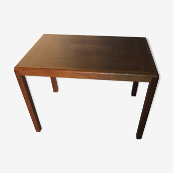 Small Scandinavian side table in rosewood. Signed VEJLE stole mobblfabrik made a Denmark