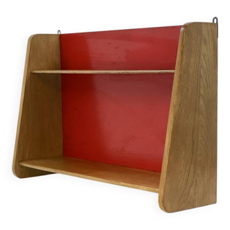 Wall shelf in oak, vintage red background – 1950s / 1960s