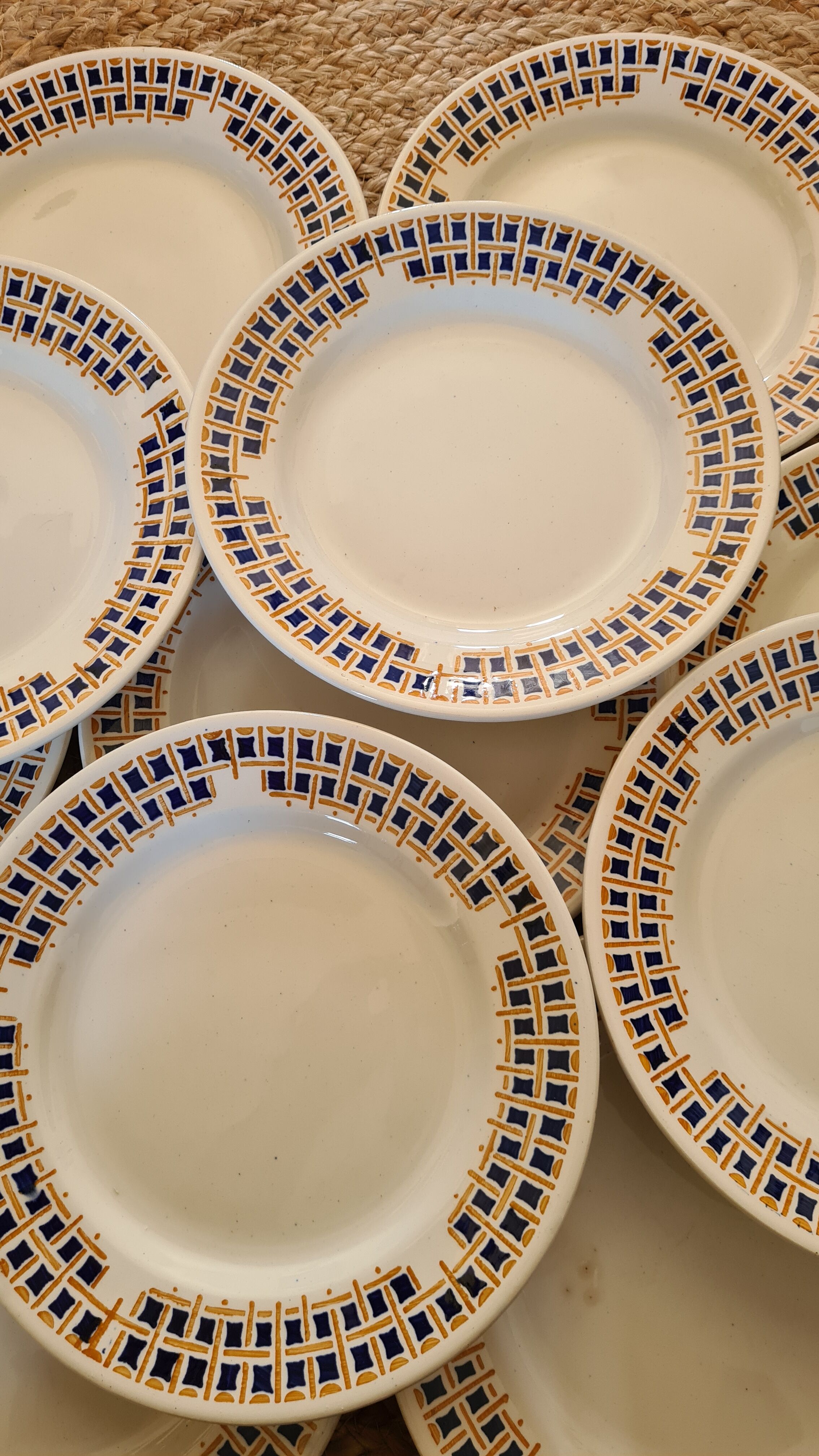 10 flat plates Faience de Givors 1930